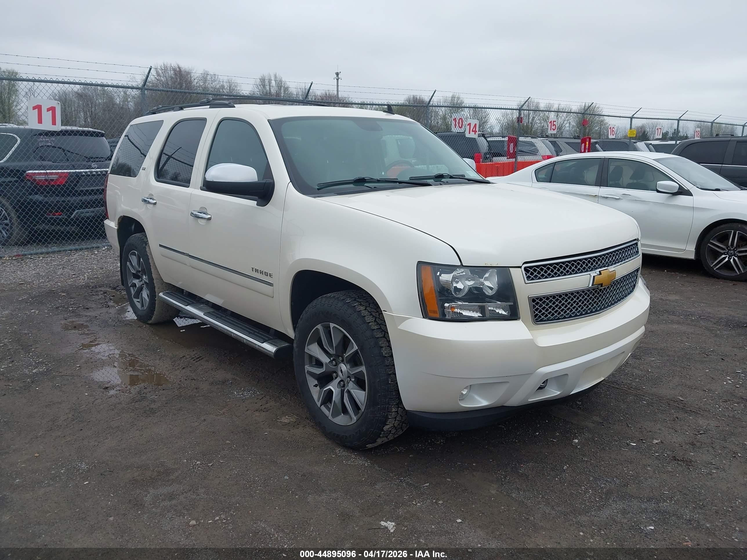 2014 Chevrolet Tahoe Ltz White vin: 1GNSKCE03ER122648