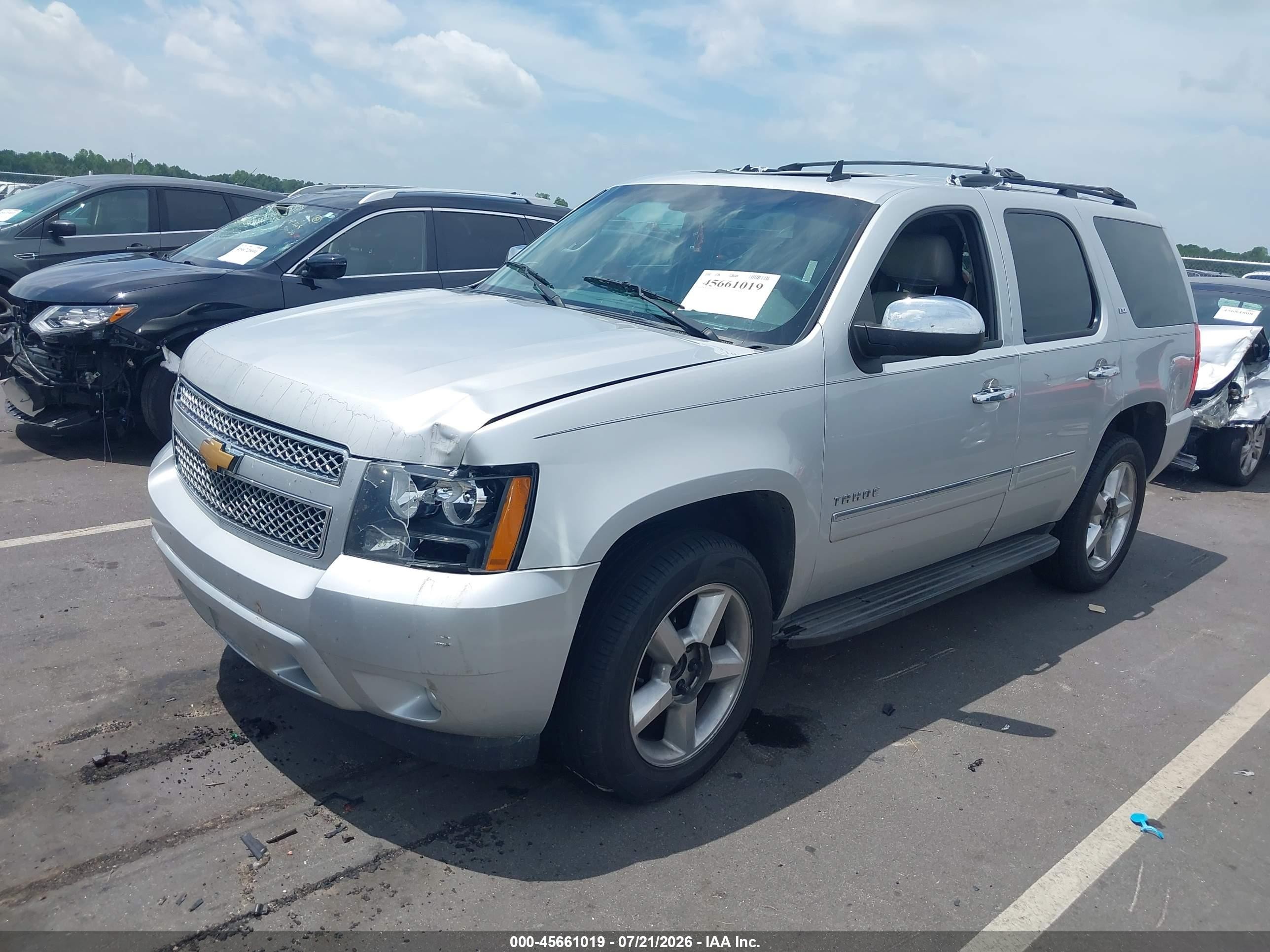 2014 Chevrolet Tahoe Ltz Silver vin: 1GNSKCE03ER156749