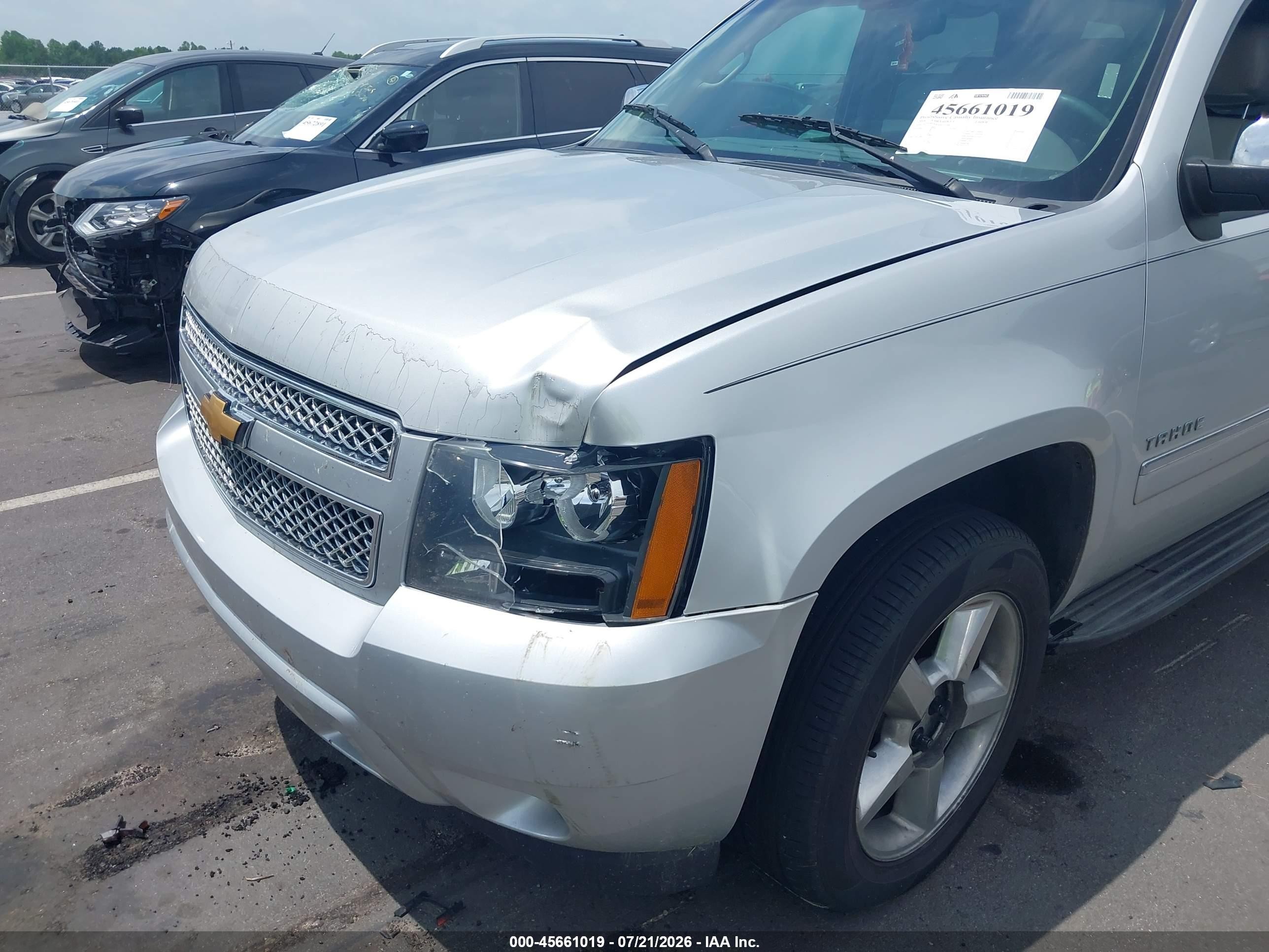 2014 Chevrolet Tahoe Ltz Silver vin: 1GNSKCE03ER156749