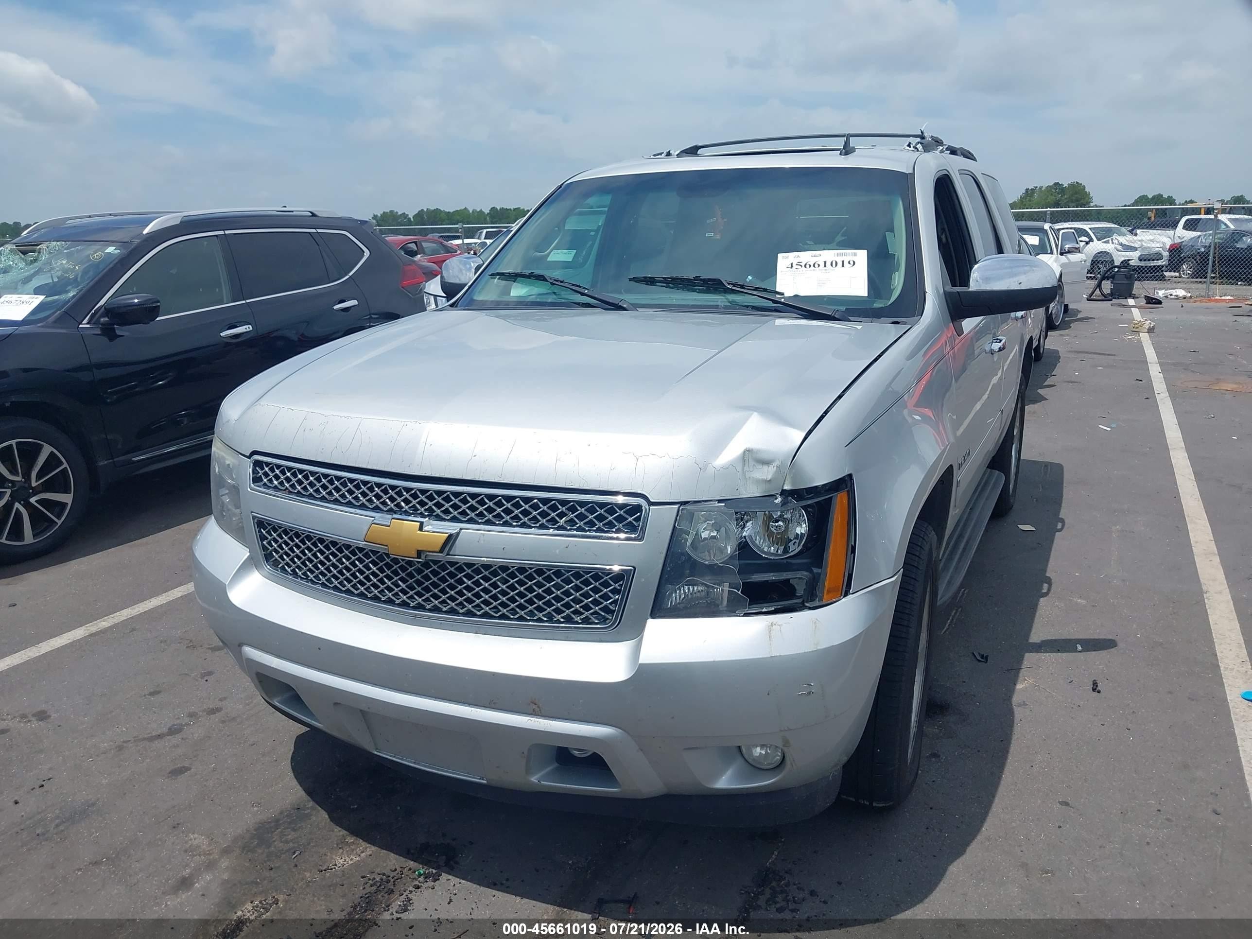 2014 Chevrolet Tahoe Ltz Silver vin: 1GNSKCE03ER156749