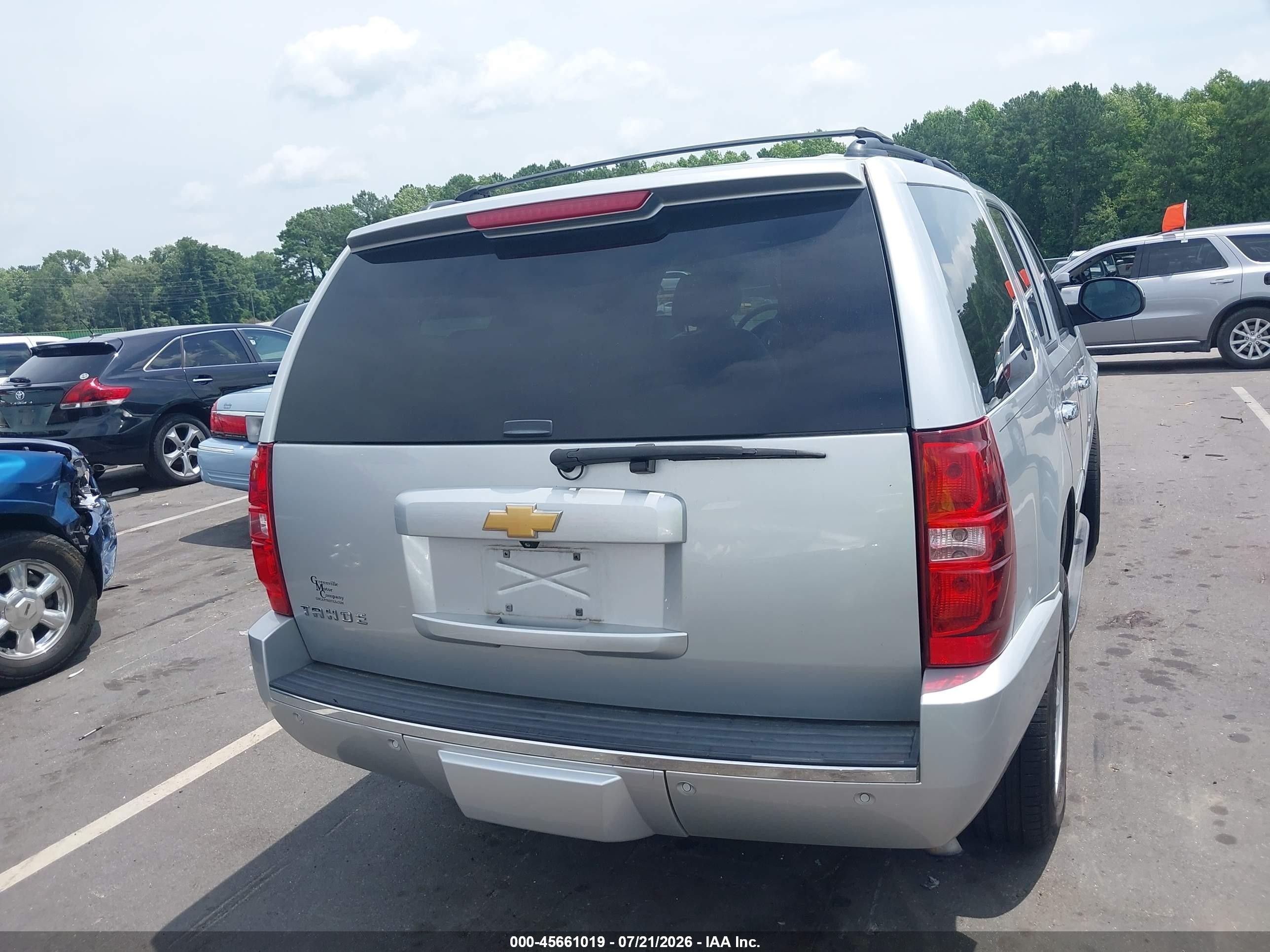 2014 Chevrolet Tahoe Ltz Silver vin: 1GNSKCE03ER156749