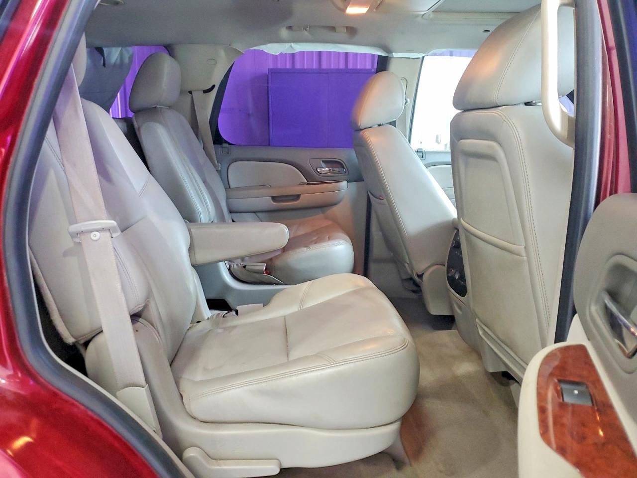2011 Chevrolet Tahoe K1500 Ltz Red vin: 1GNSKCE04BR131550
