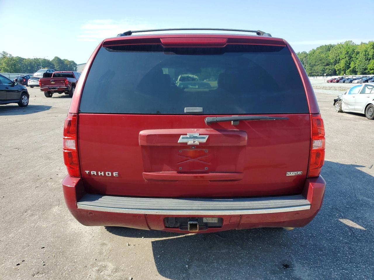 2011 Chevrolet Tahoe K1500 Ltz Красный vin: 1GNSKCE04BR131550