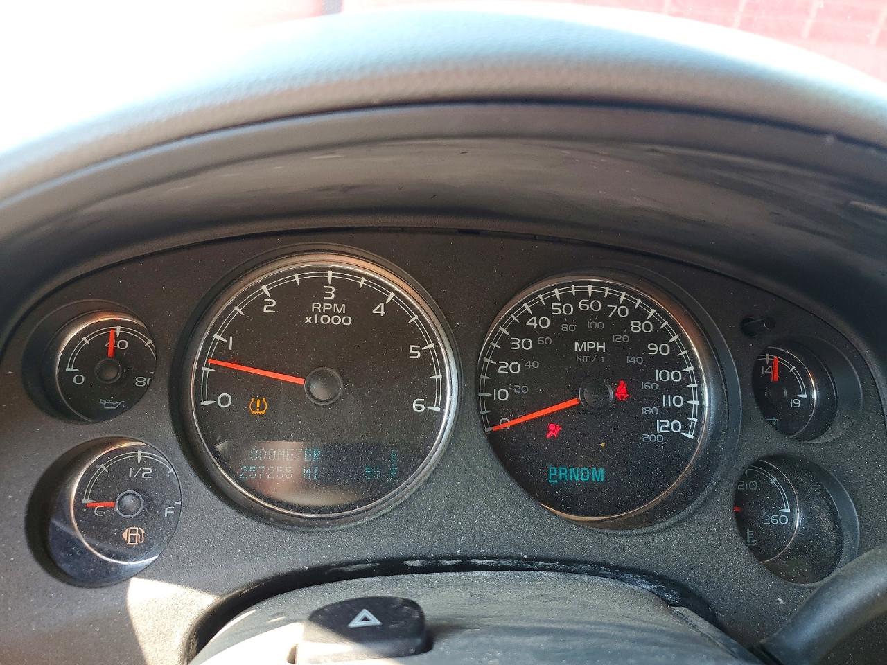2011 Chevrolet Tahoe K1500 Ltz Красный vin: 1GNSKCE04BR131550