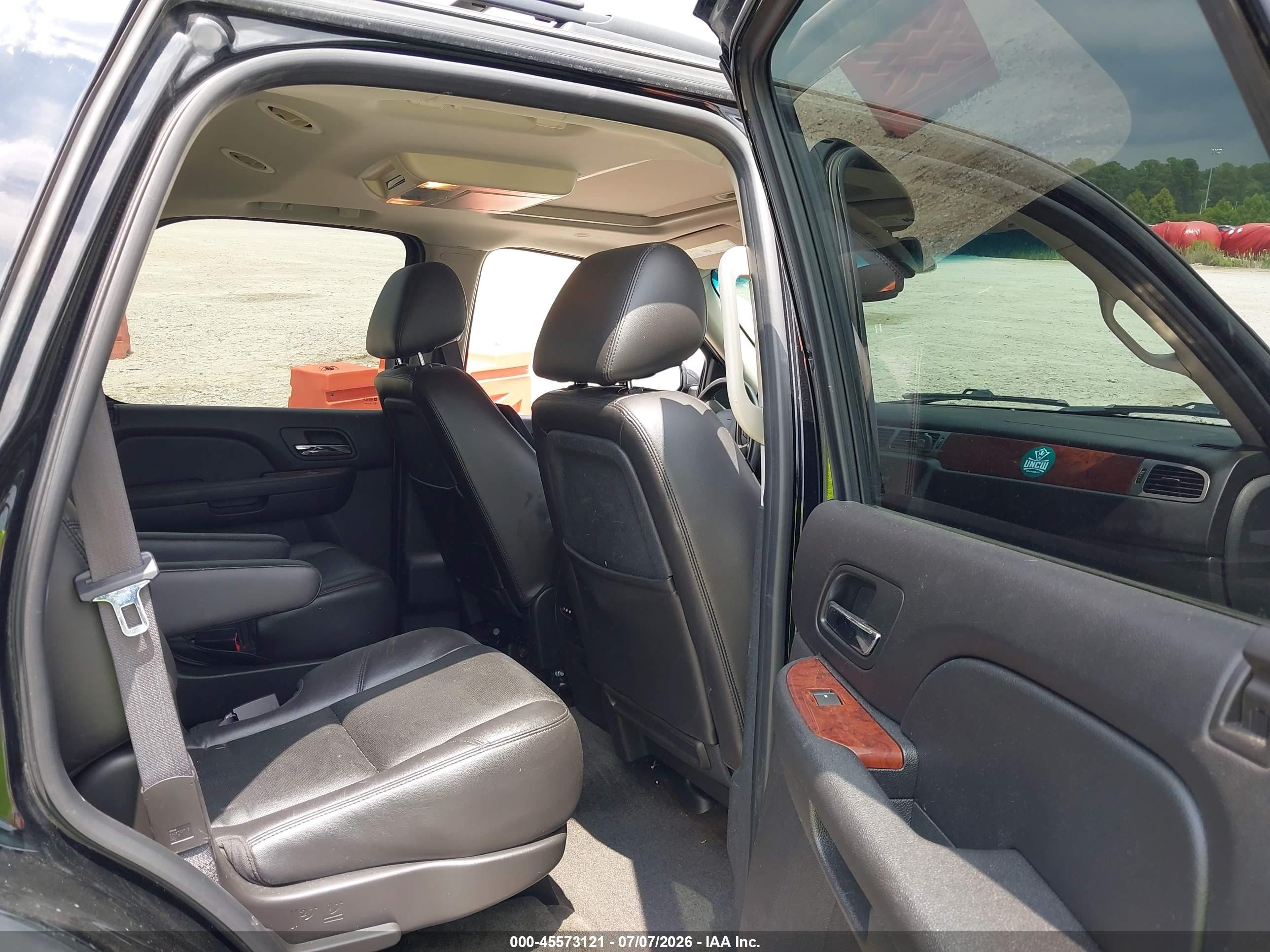 2011 Chevrolet Tahoe Ltz Black vin: 1GNSKCE04BR283019