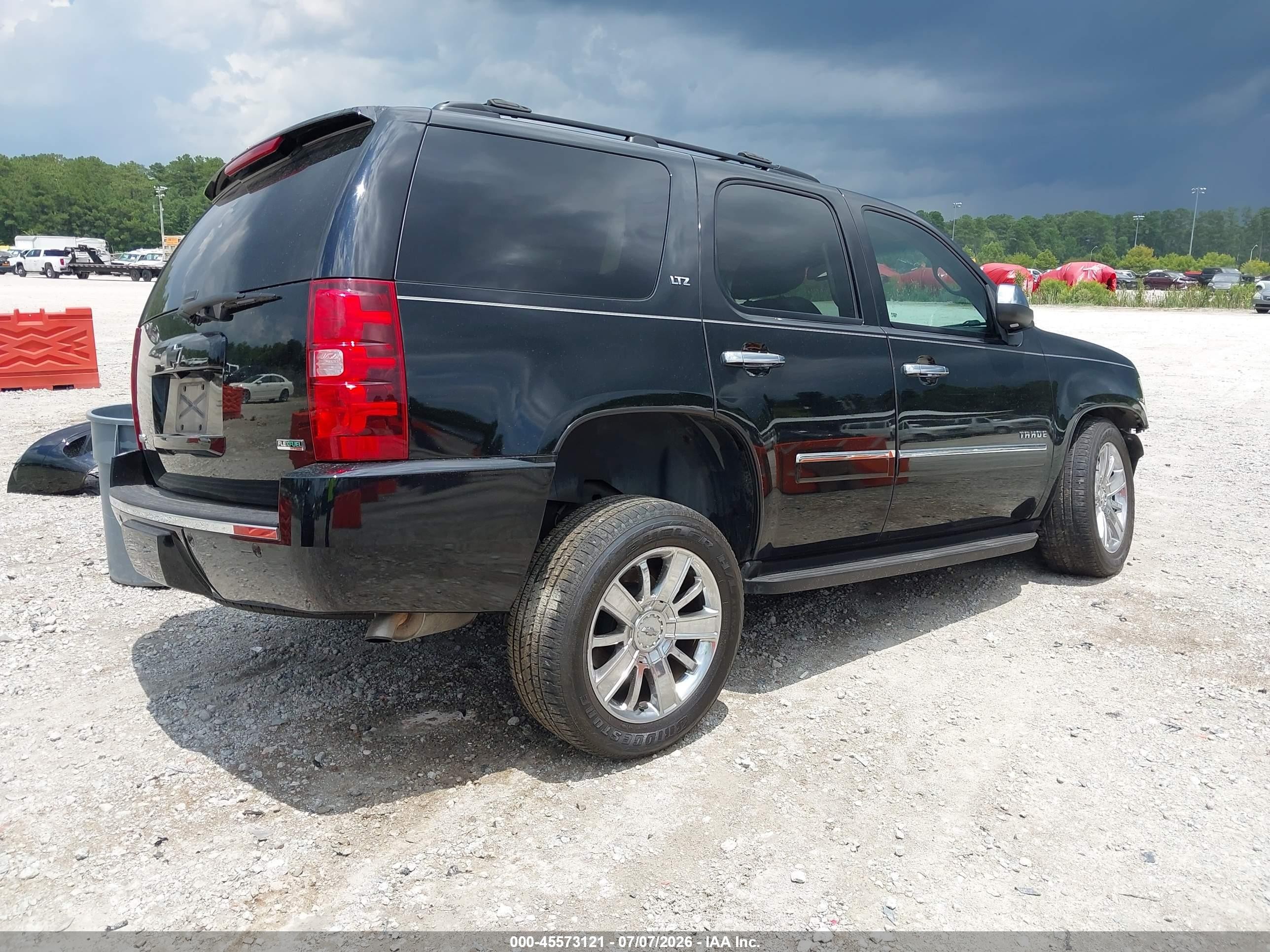 2011 Chevrolet Tahoe Ltz Black vin: 1GNSKCE04BR283019