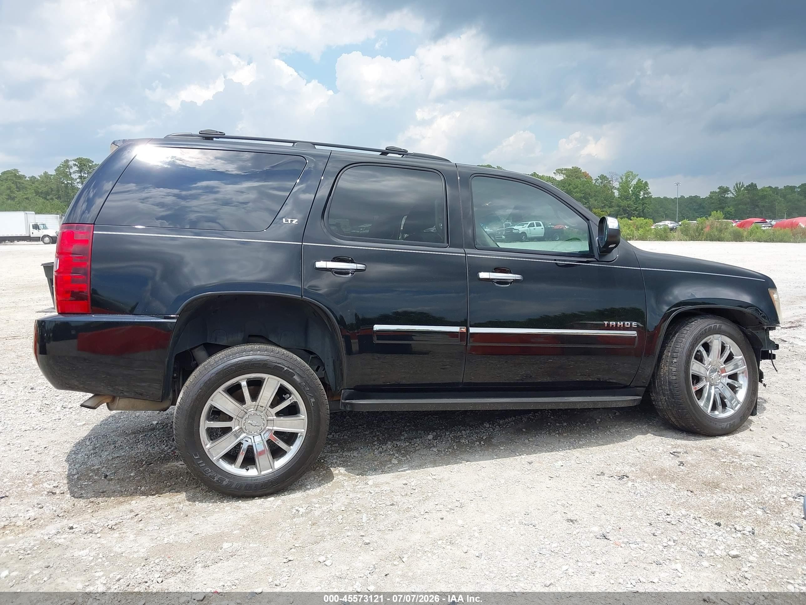 2011 Chevrolet Tahoe Ltz Black vin: 1GNSKCE04BR283019