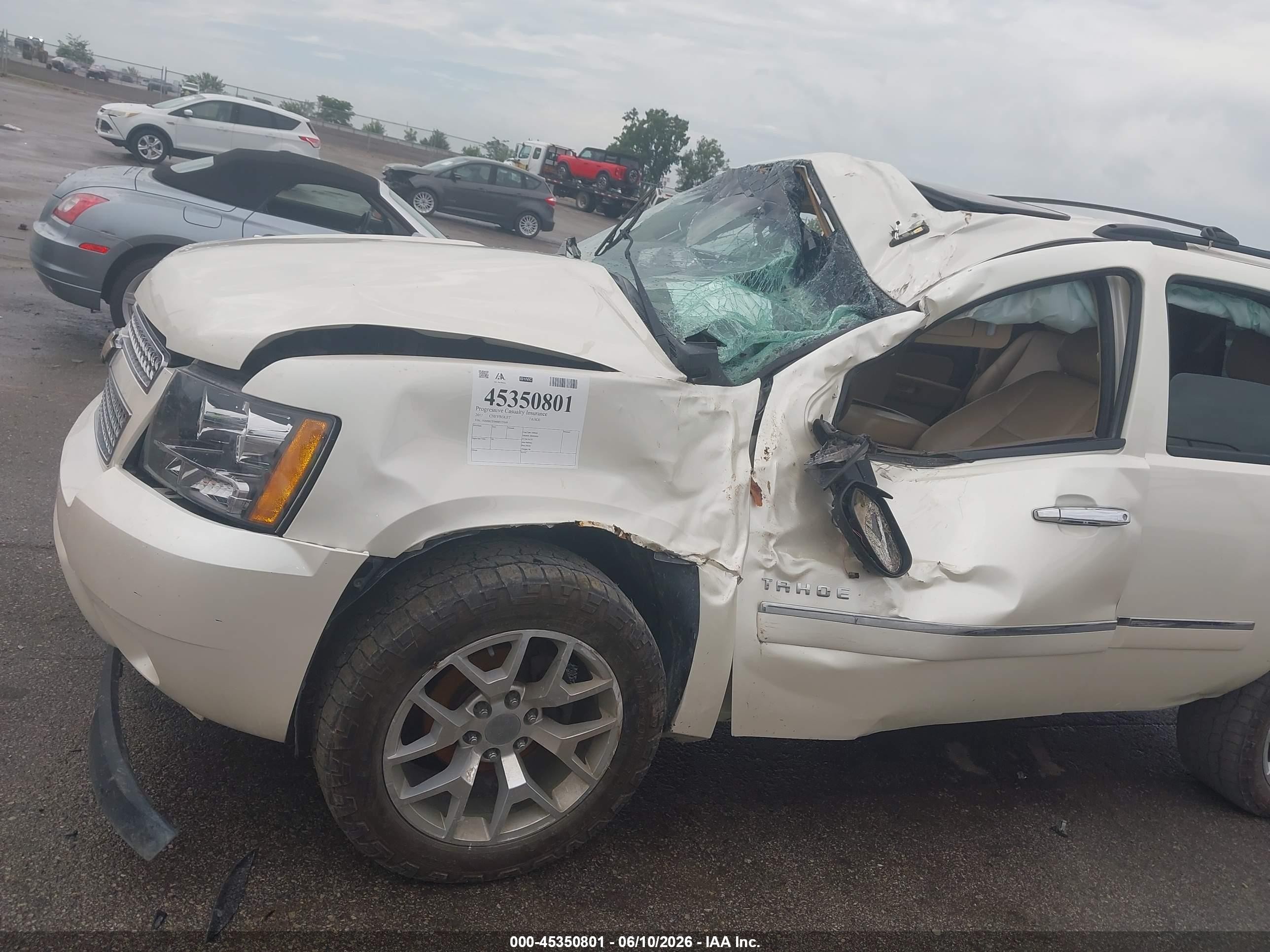 2011 Chevrolet Tahoe Ltz White vin: 1GNSKCE04BR325169