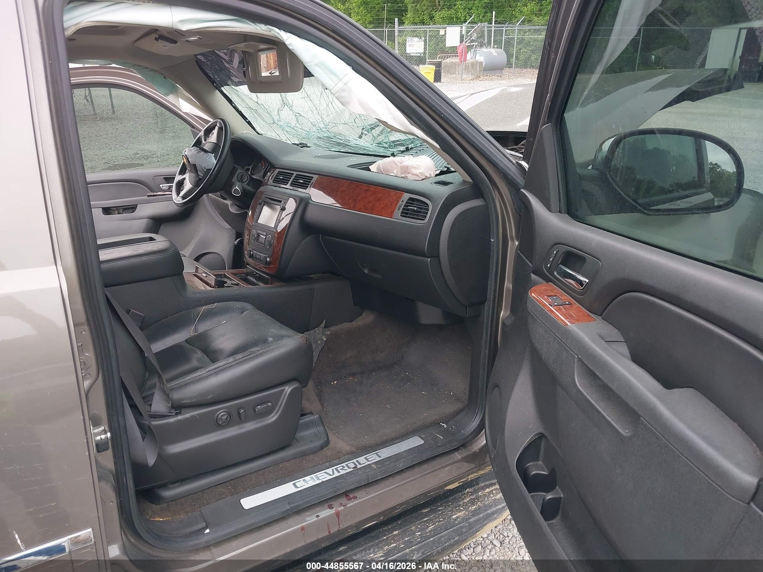 2012 Chevrolet Tahoe Ltz Gray vin: 1GNSKCE04CR284494