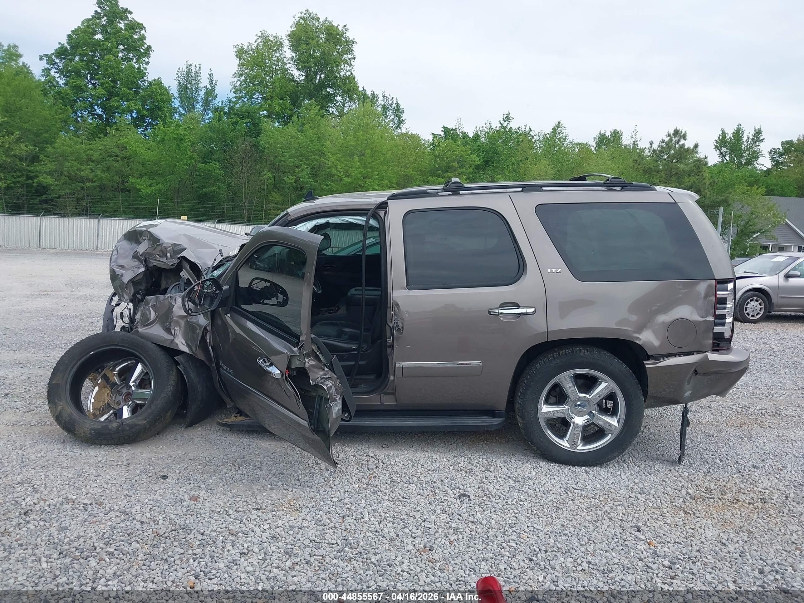 2012 Chevrolet Tahoe Ltz Gray vin: 1GNSKCE04CR284494