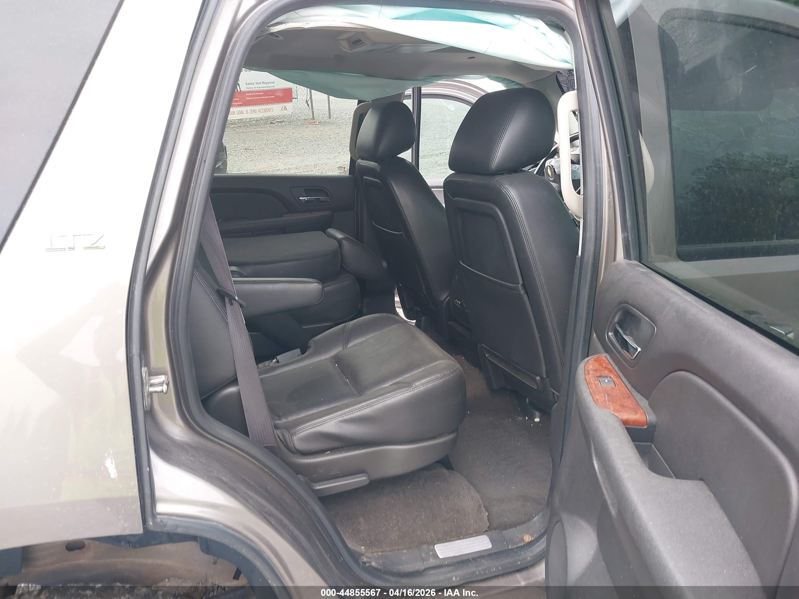 2012 Chevrolet Tahoe Ltz Gray vin: 1GNSKCE04CR284494