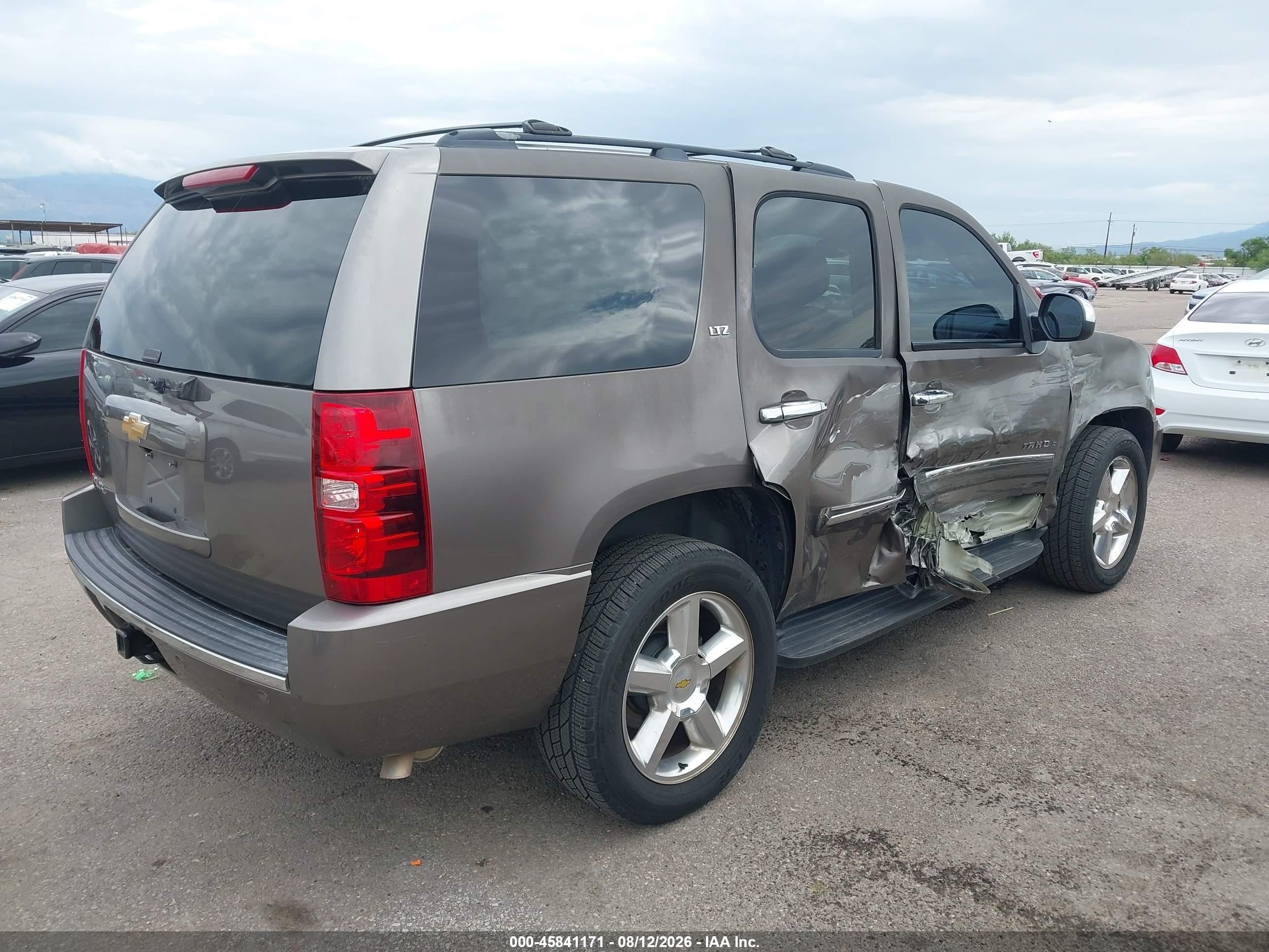 2013 Chevrolet Tahoe Ltz Pewter vin: 1GNSKCE04DR249178