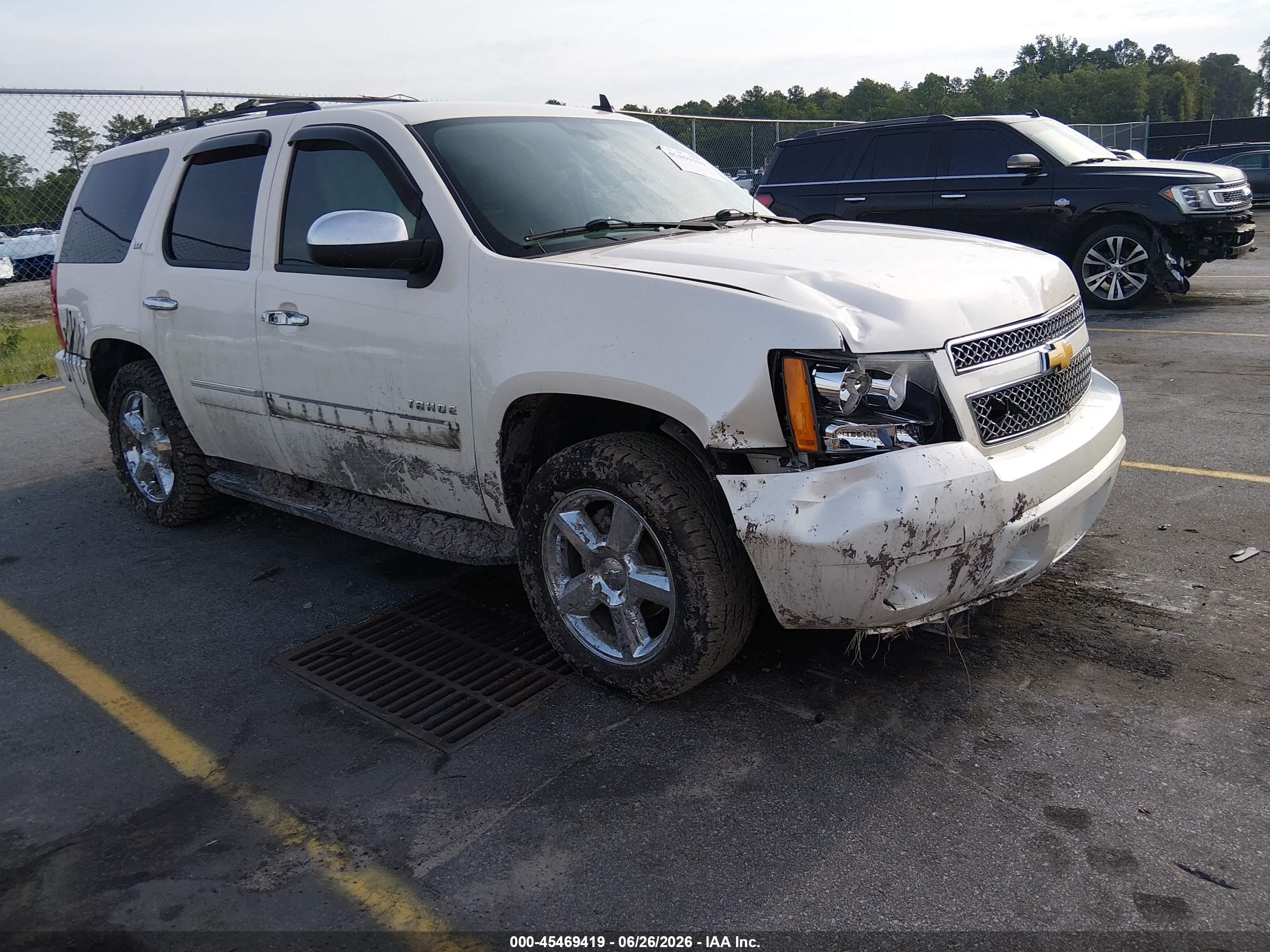 2013 Chevrolet Tahoe Ltz Beige vin: 1GNSKCE04DR366128
