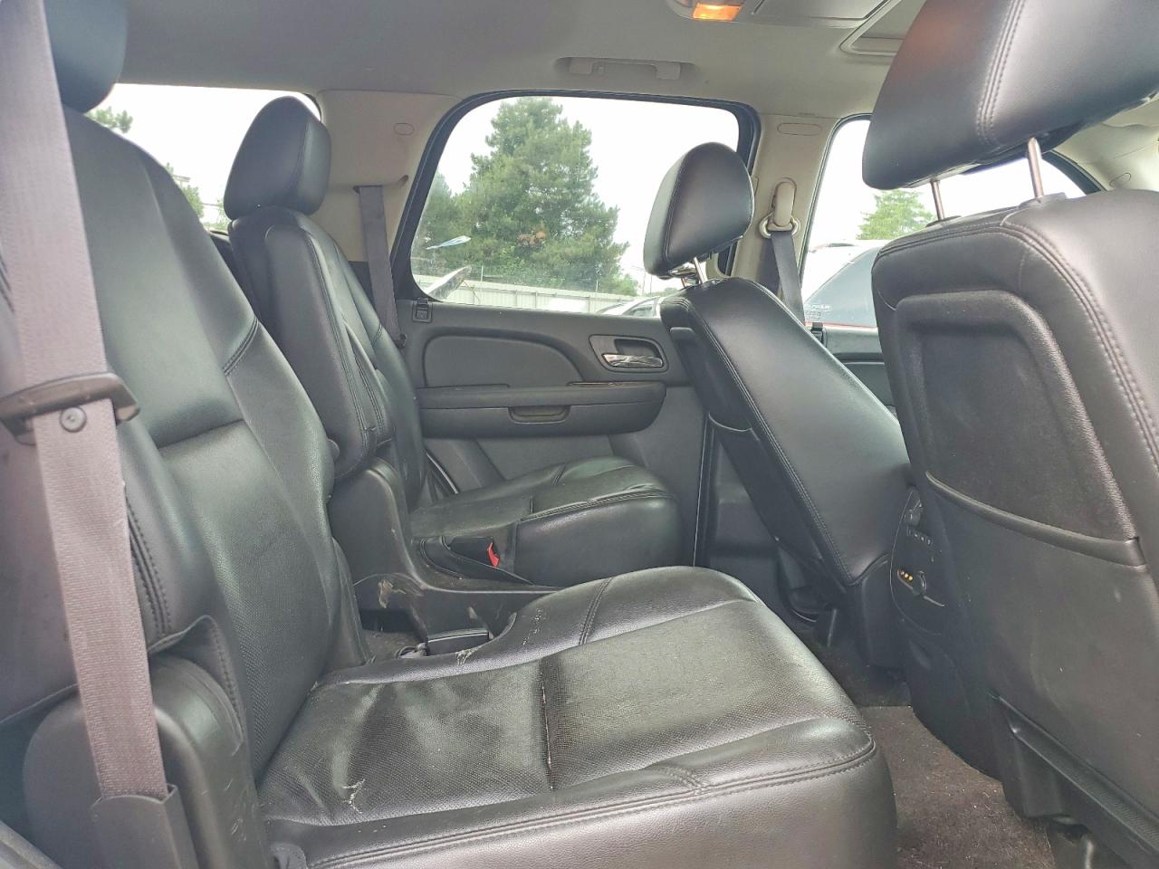 2014 Chevrolet Tahoe K1500 Ltz White vin: 1GNSKCE04ER143685