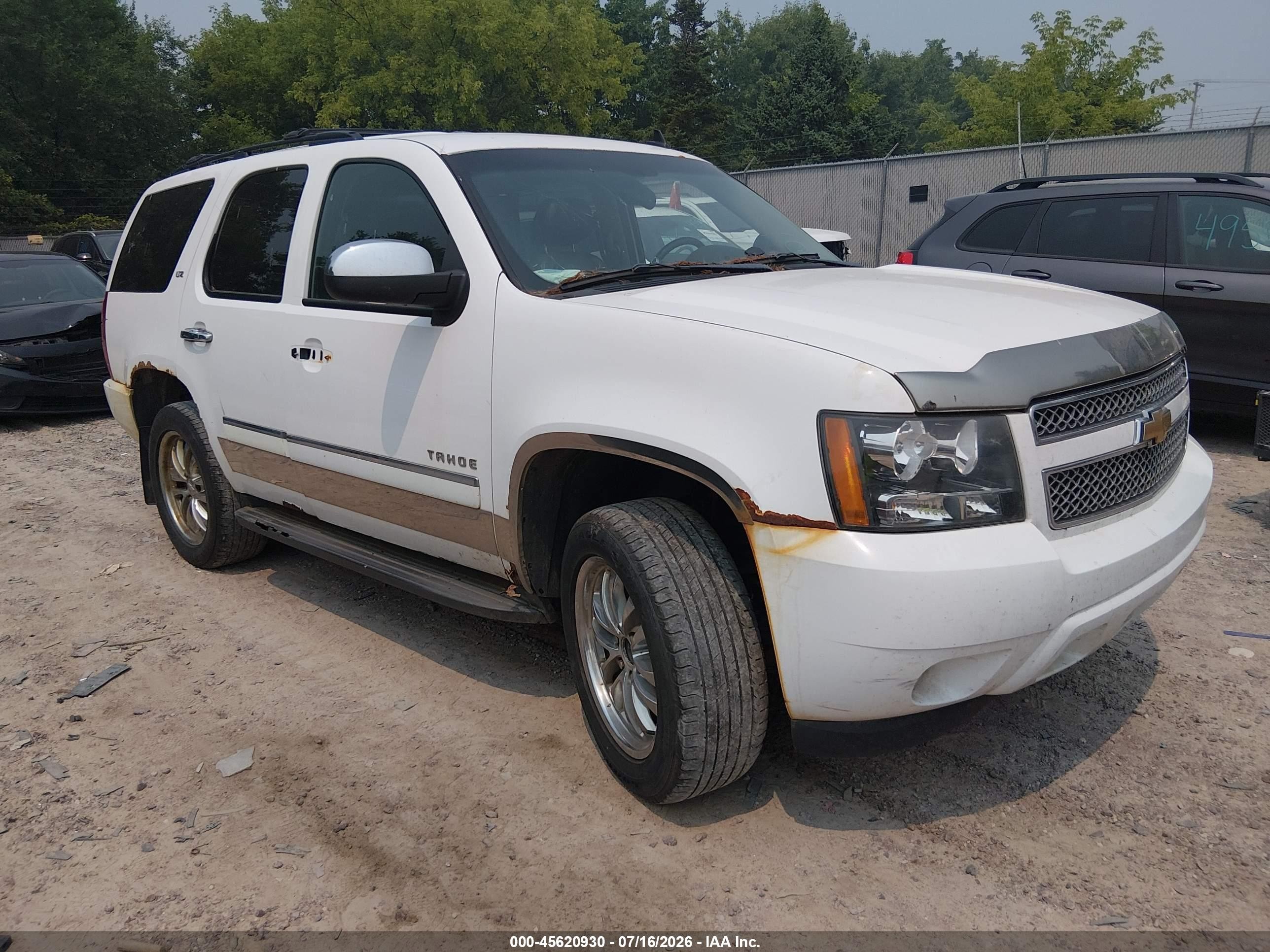 2011 Chevrolet Tahoe Ltz Белый vin: 1GNSKCE05BR262289
