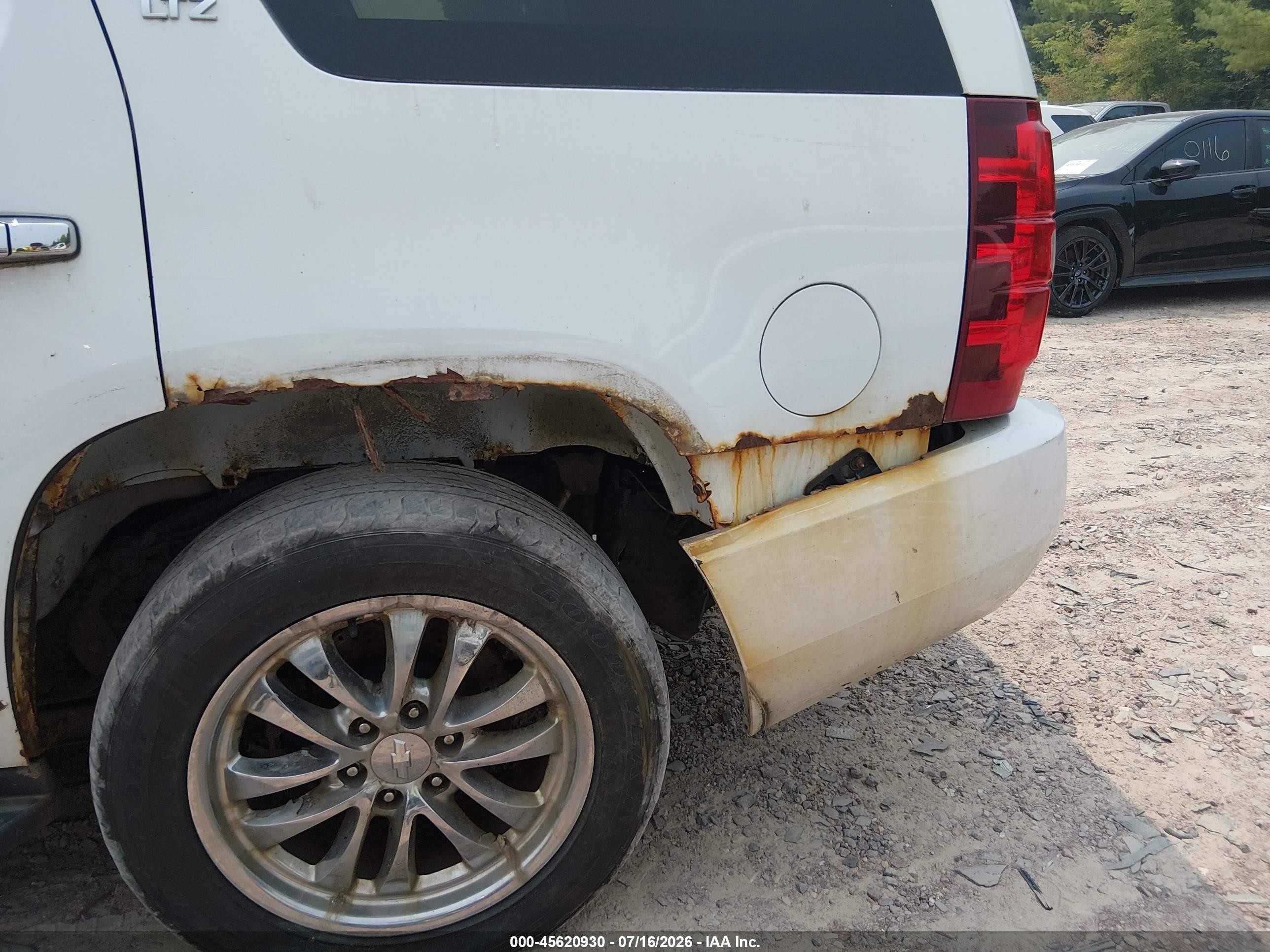 2011 Chevrolet Tahoe Ltz Белый vin: 1GNSKCE05BR262289