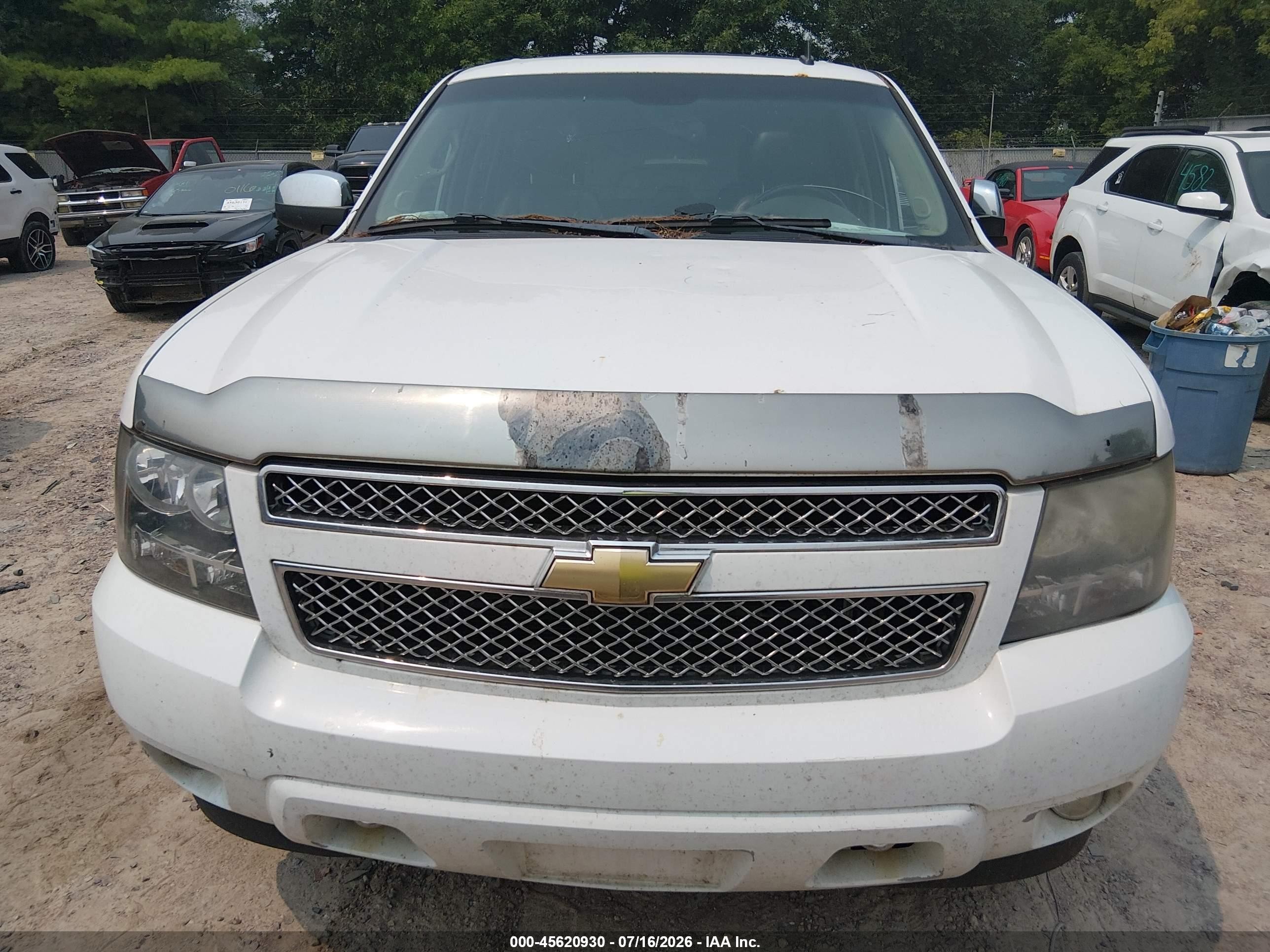 2011 Chevrolet Tahoe Ltz Белый vin: 1GNSKCE05BR262289
