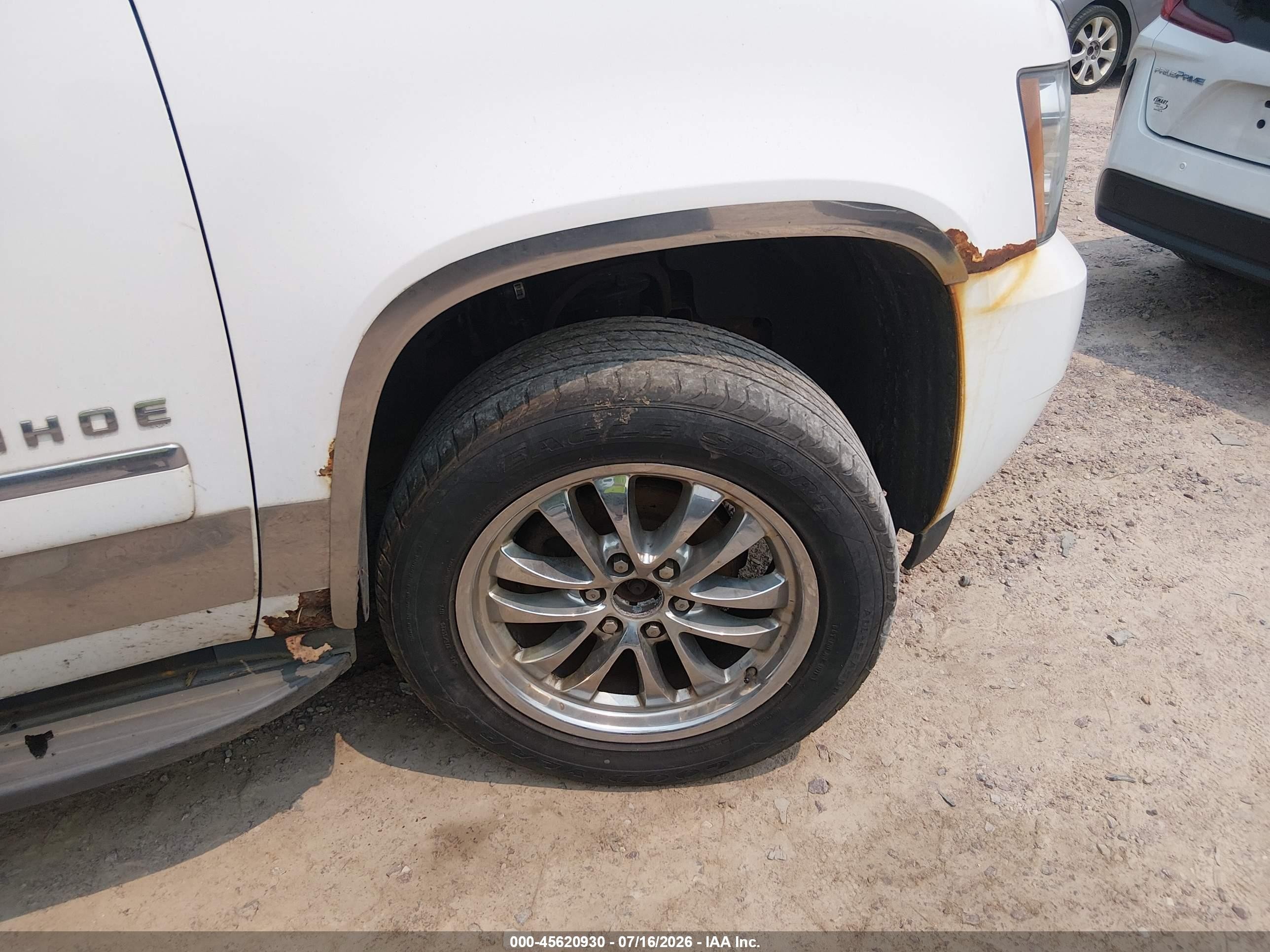 2011 Chevrolet Tahoe Ltz Белый vin: 1GNSKCE05BR262289