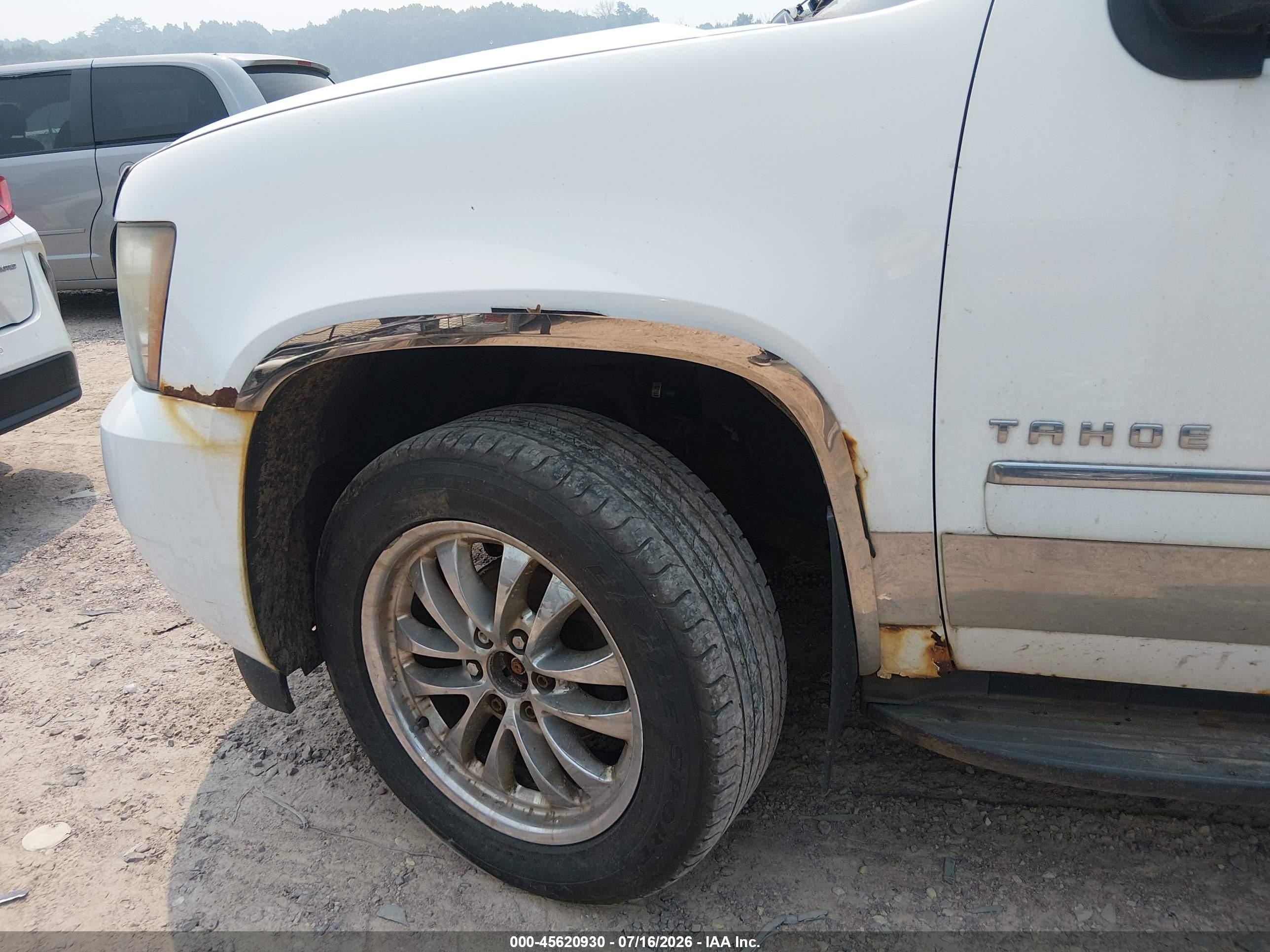 2011 Chevrolet Tahoe Ltz Белый vin: 1GNSKCE05BR262289