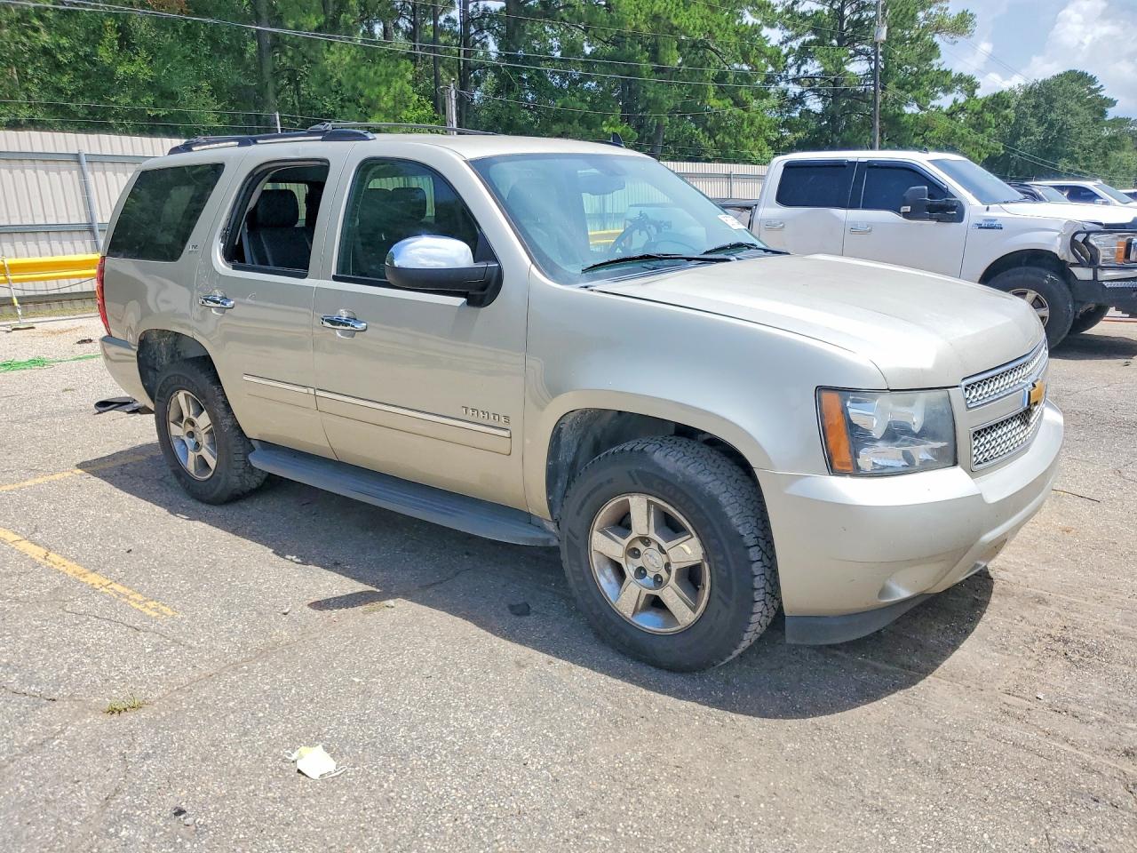 2013 Chevrolet Tahoe K1500 Ltz Silver vin: 1GNSKCE05DR373959