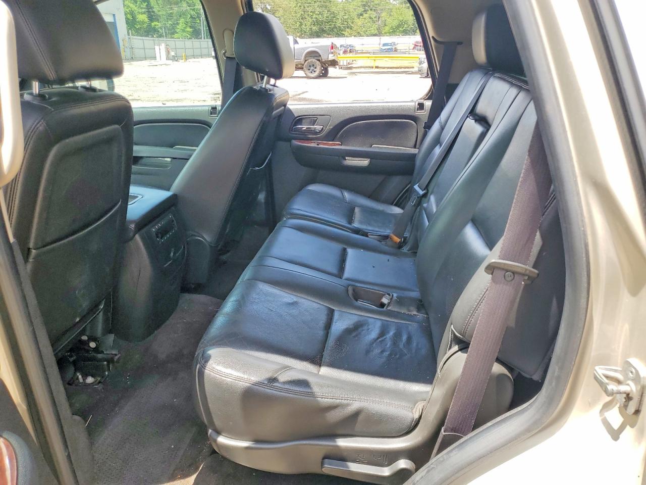 2013 Chevrolet Tahoe K1500 Ltz Silver vin: 1GNSKCE05DR373959