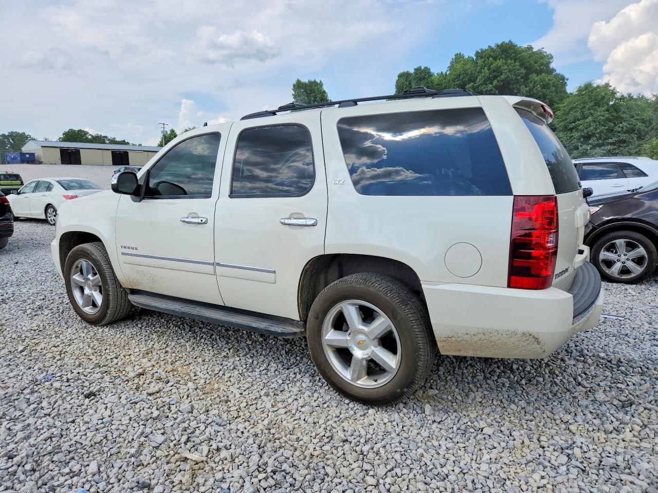 2014 Chevrolet Tahoe K1500 Ltz White vin: 1GNSKCE05ER188876