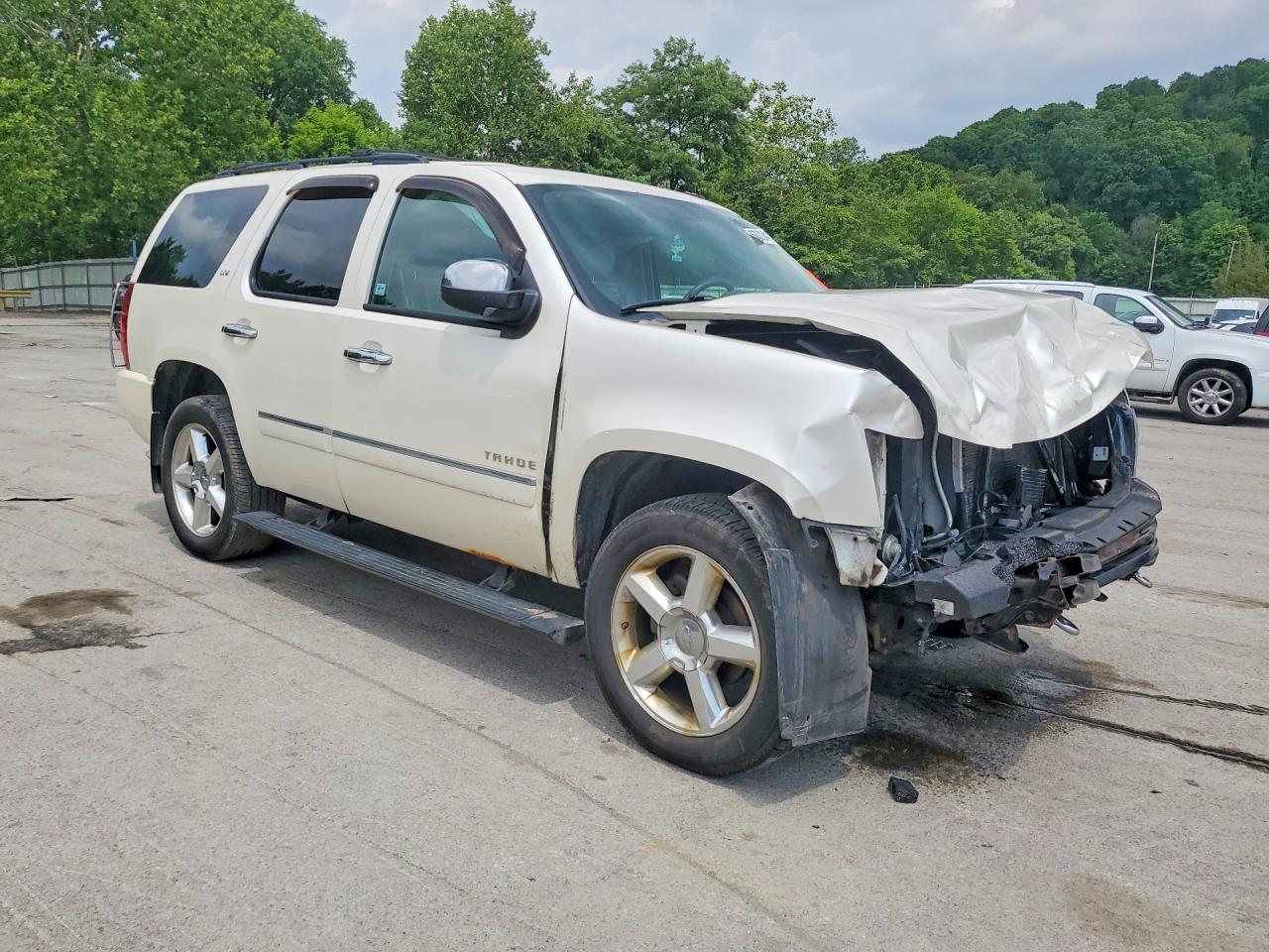 2011 Chevrolet Tahoe K1500 Ltz Cream vin: 1GNSKCE06BR249969