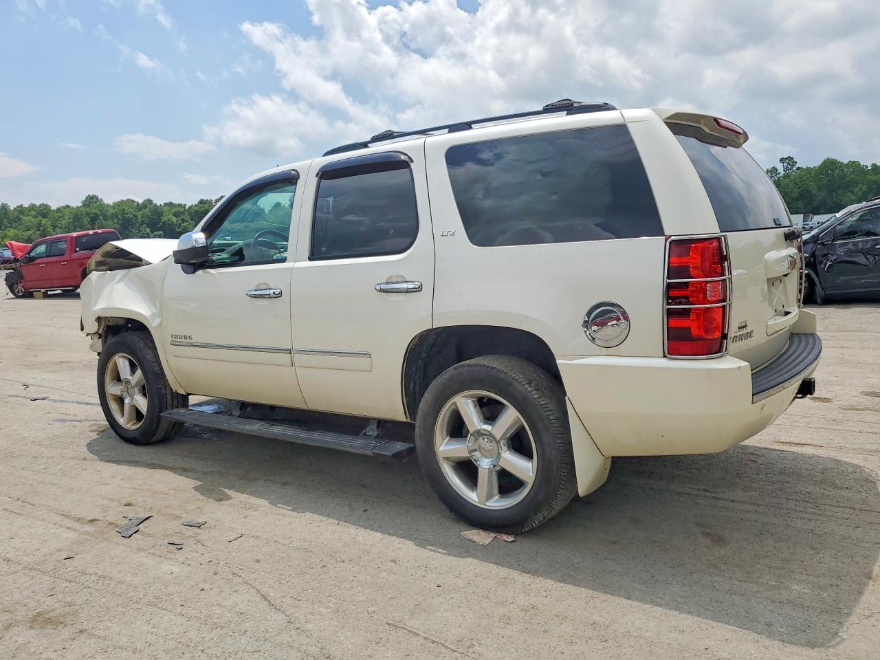 2011 Chevrolet Tahoe K1500 Ltz Cream vin: 1GNSKCE06BR249969