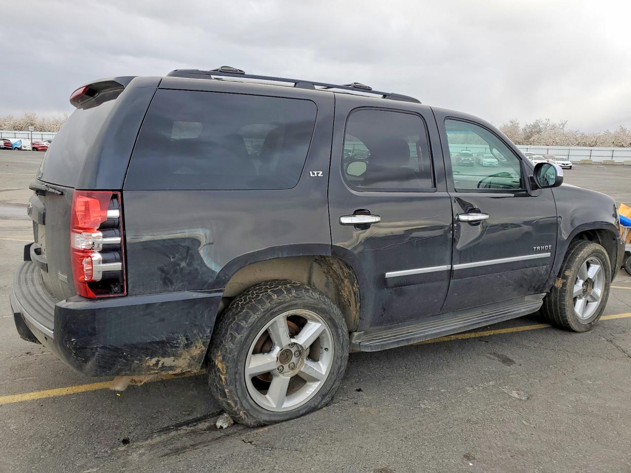 2011 Chevrolet Tahoe K1500 Ltz Black vin: 1GNSKCE06BR283460