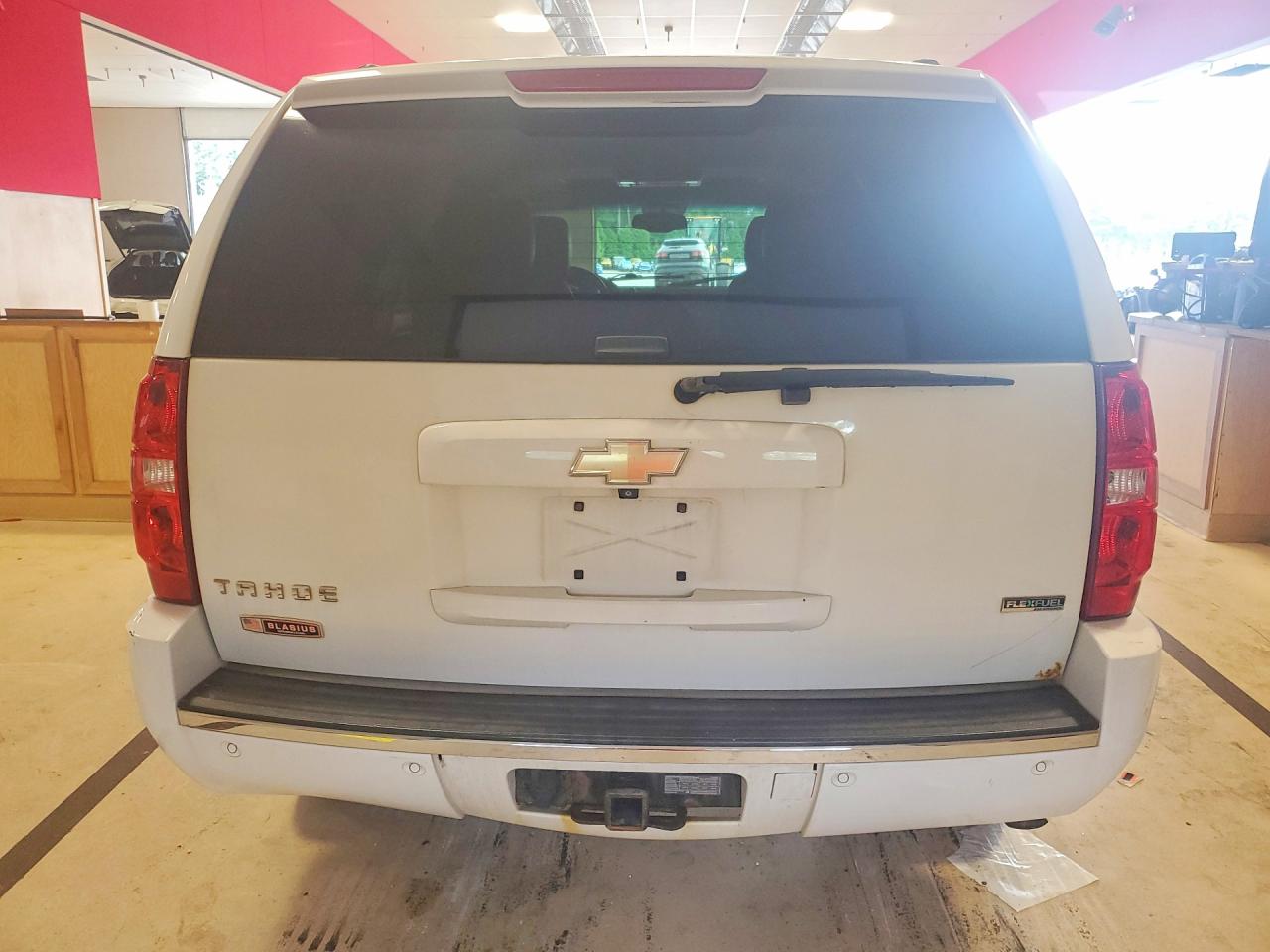 2011 Chevrolet Tahoe K1500 Ltz White vin: 1GNSKCE06BR398463
