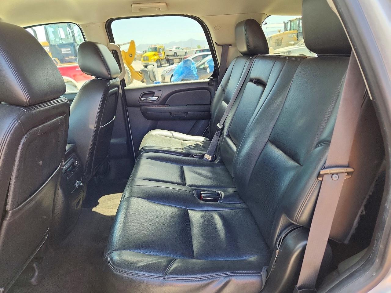 2013 Chevrolet Tahoe K1500 Ltz Серебряный vin: 1GNSKCE06DR317805