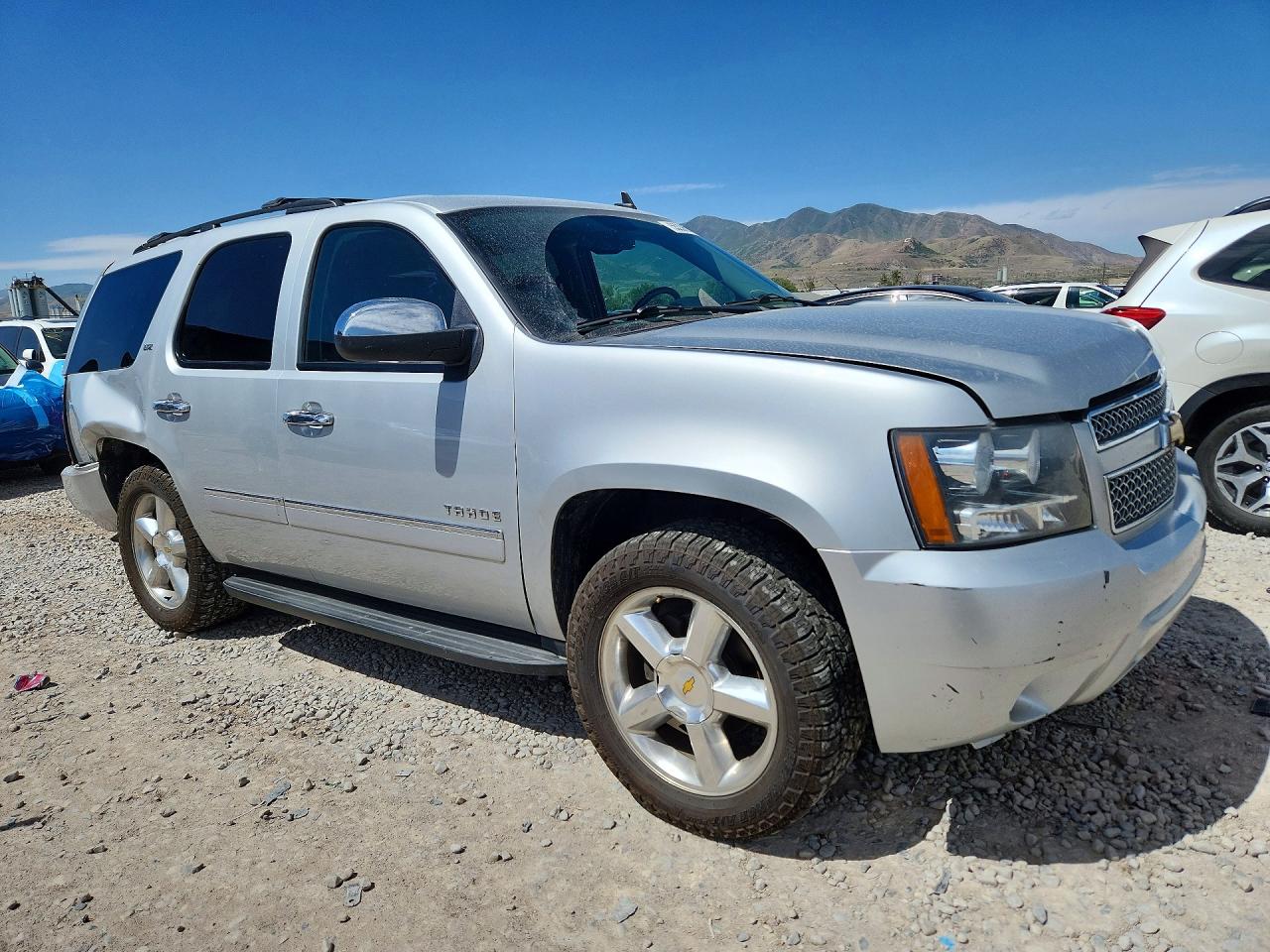 2013 Chevrolet Tahoe K1500 Ltz Серебряный vin: 1GNSKCE06DR317805