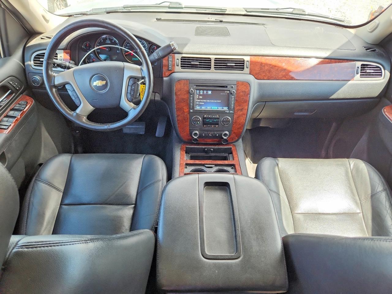 2013 Chevrolet Tahoe K1500 Ltz Серебряный vin: 1GNSKCE06DR317805