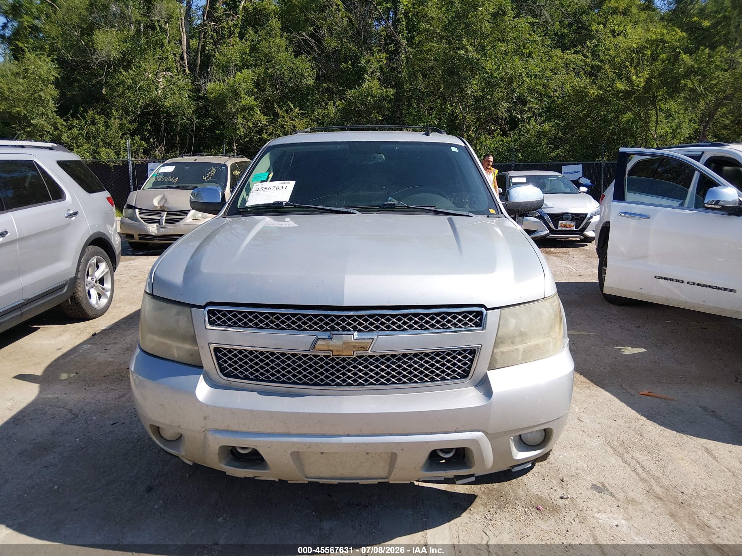 2011 Chevrolet Tahoe Ltz Tan vin: 1GNSKCE07BR119053