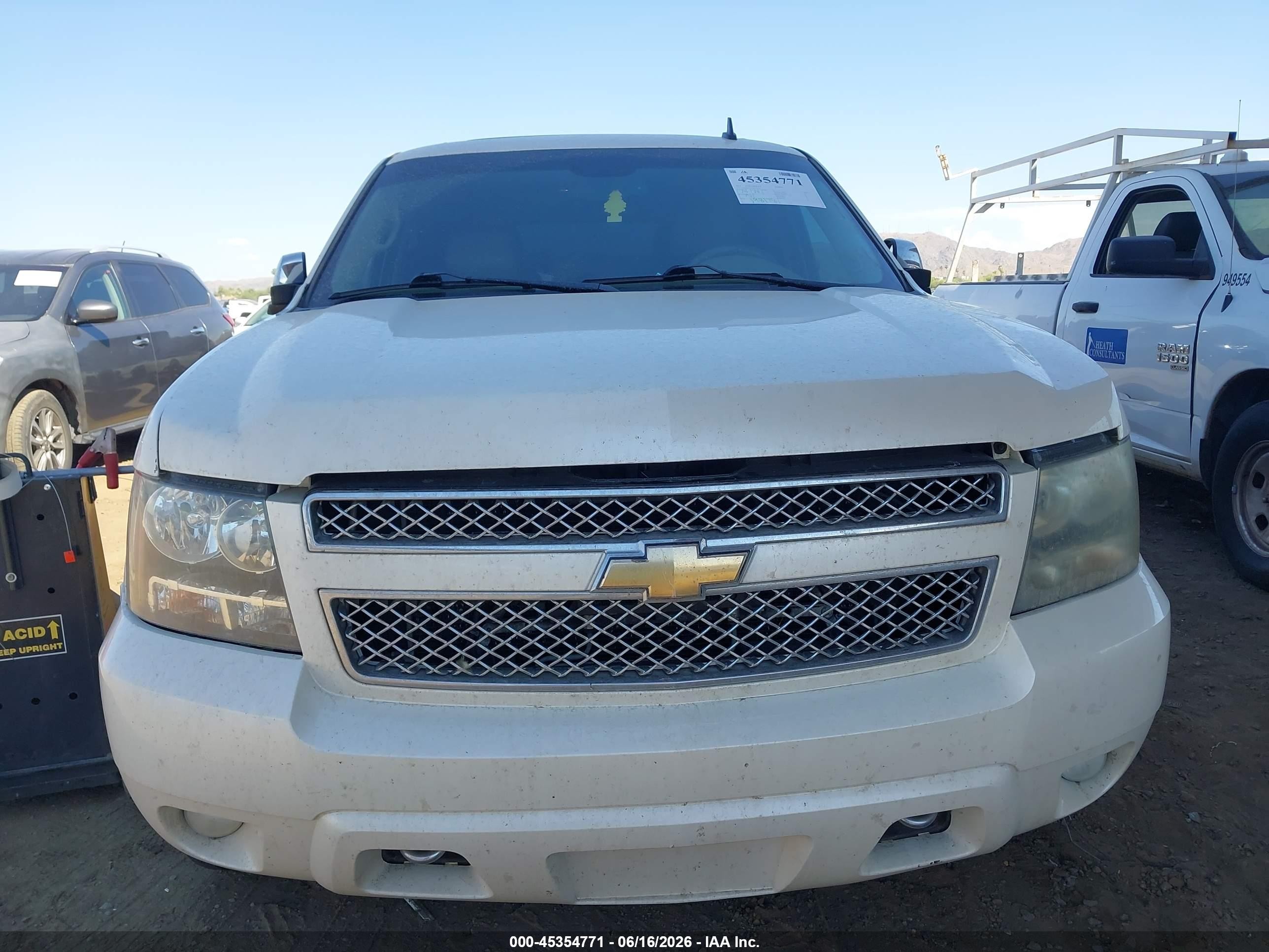 2011 Chevrolet Tahoe Ltz Cream vin: 1GNSKCE07BR324209