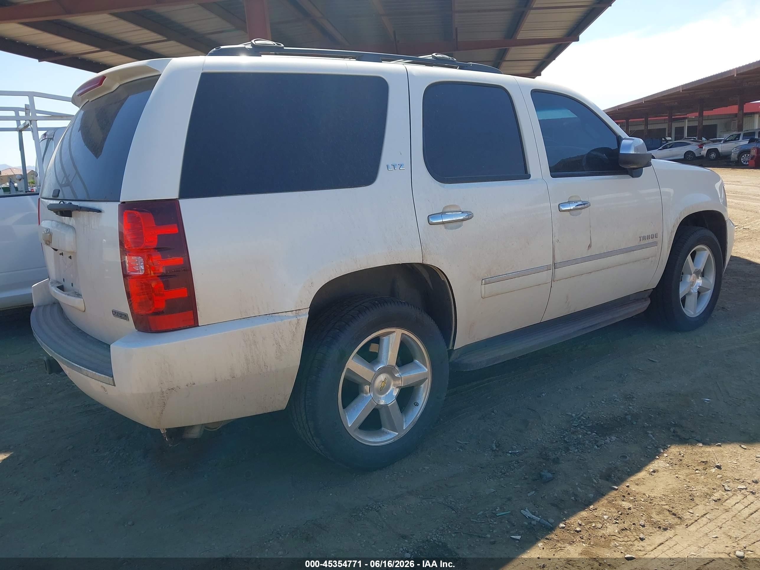 2011 Chevrolet Tahoe Ltz Cream vin: 1GNSKCE07BR324209