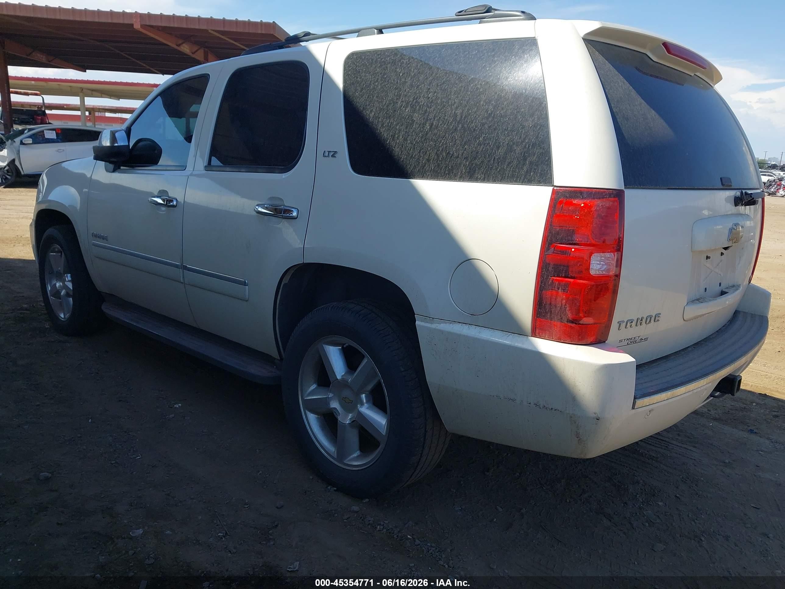 2011 Chevrolet Tahoe Ltz Cream vin: 1GNSKCE07BR324209