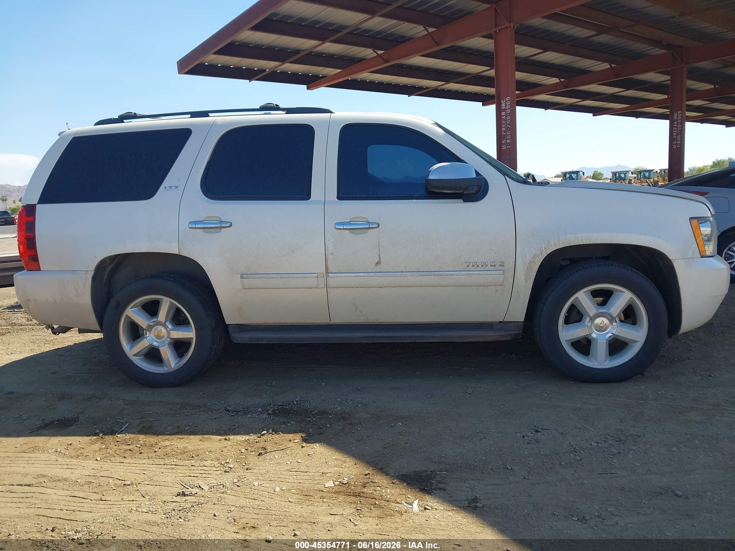 2011 Chevrolet Tahoe Ltz Cream vin: 1GNSKCE07BR324209