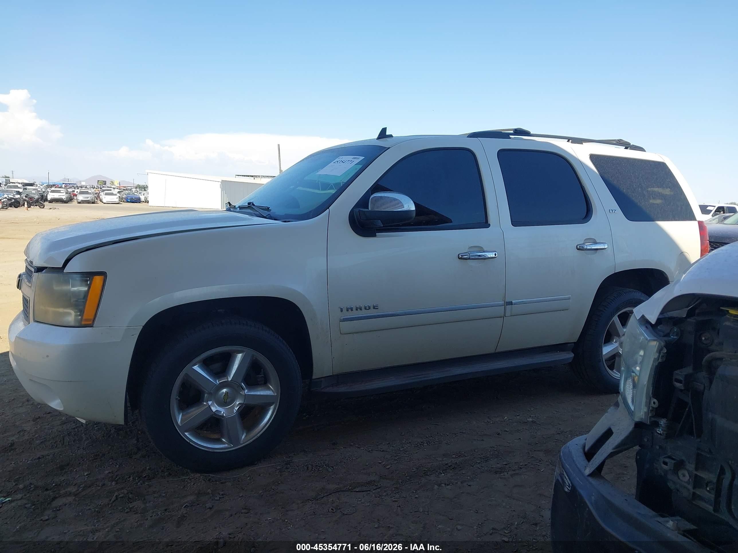 2011 Chevrolet Tahoe Ltz Cream vin: 1GNSKCE07BR324209
