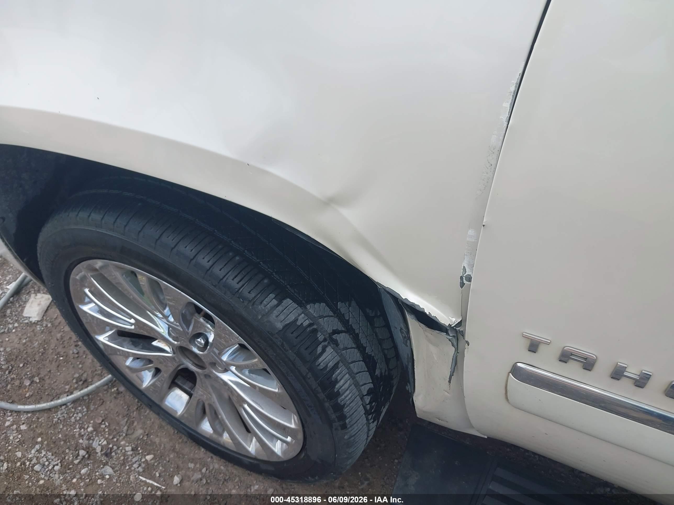 2012 Chevrolet Tahoe Ltz White vin: 1GNSKCE07CR294419
