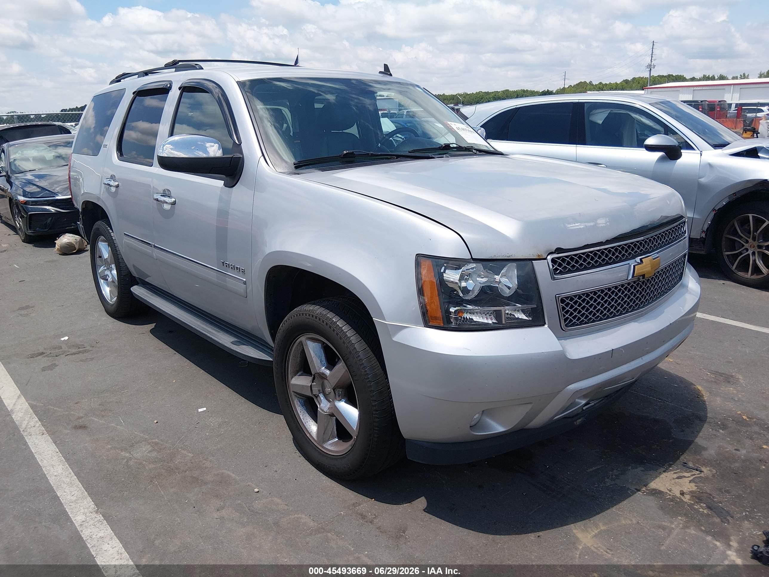 2013 Chevrolet Tahoe Ltz Silver vin: 1GNSKCE07DR155098