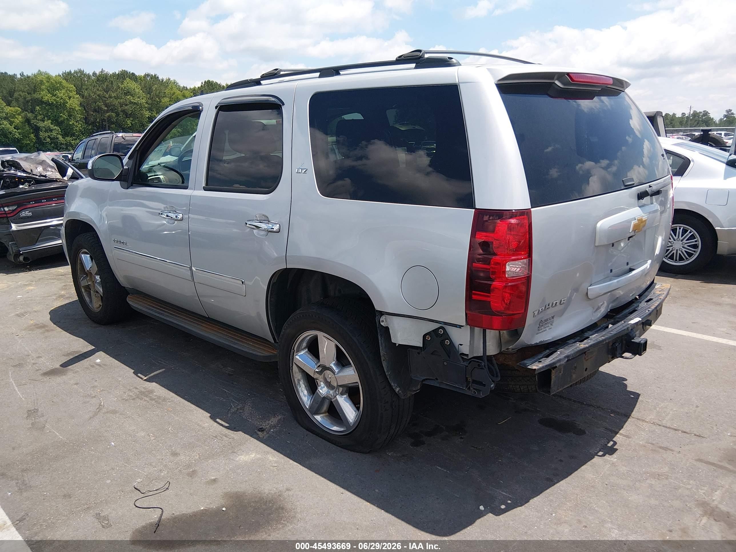2013 Chevrolet Tahoe Ltz Silver vin: 1GNSKCE07DR155098