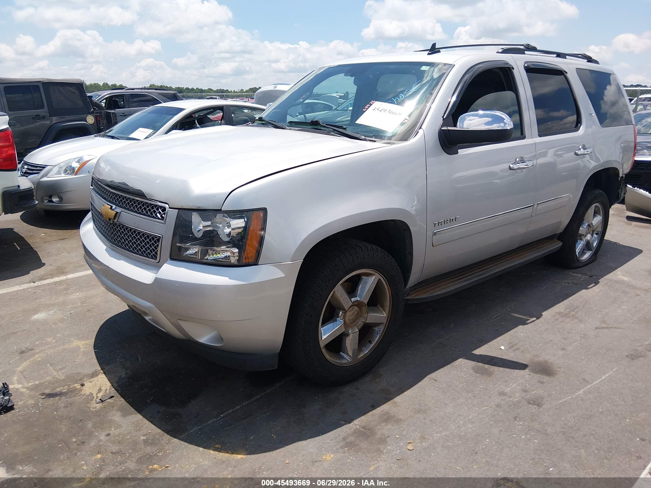 2013 Chevrolet Tahoe Ltz Silver vin: 1GNSKCE07DR155098