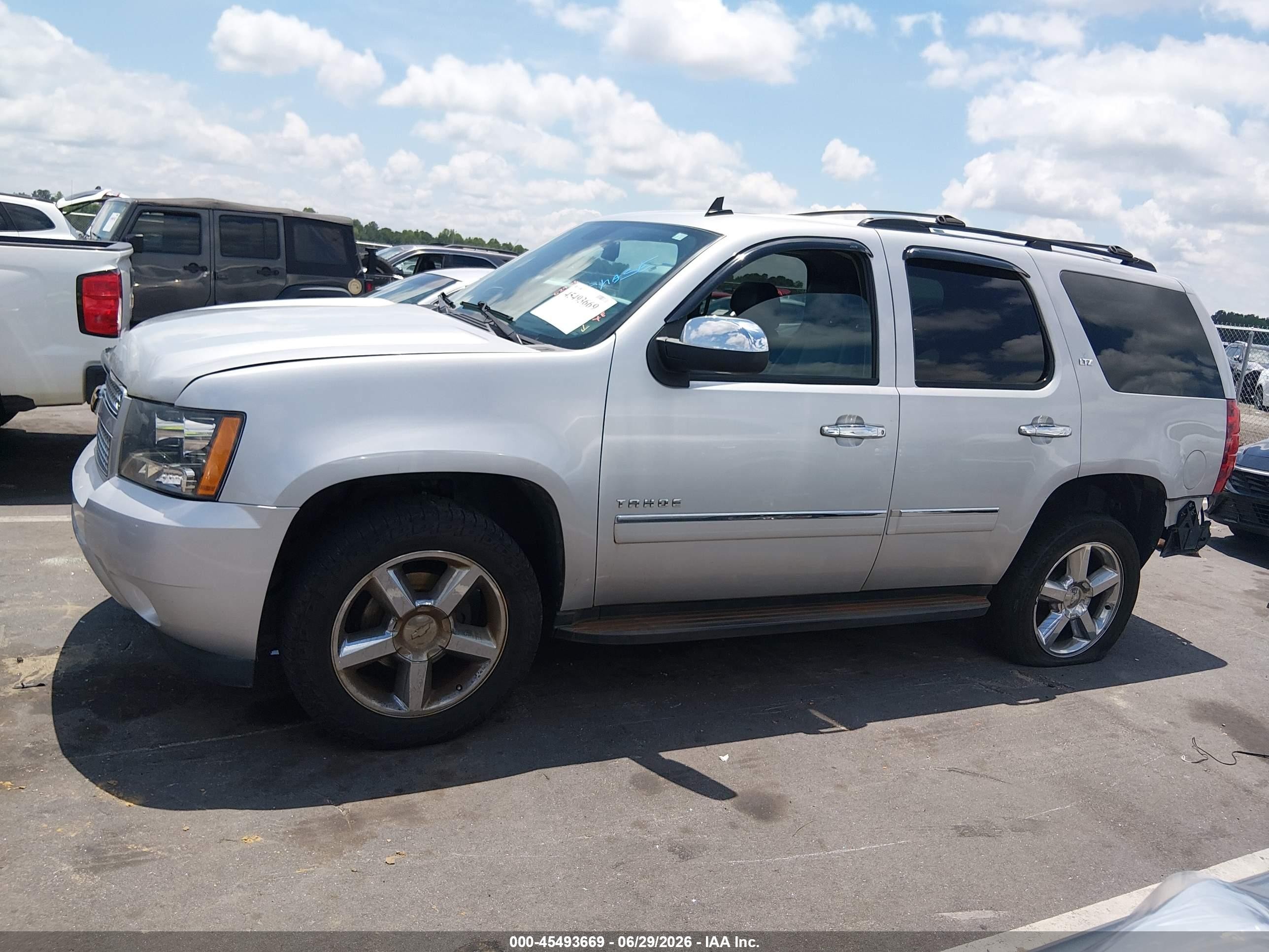 2013 Chevrolet Tahoe Ltz Silver vin: 1GNSKCE07DR155098