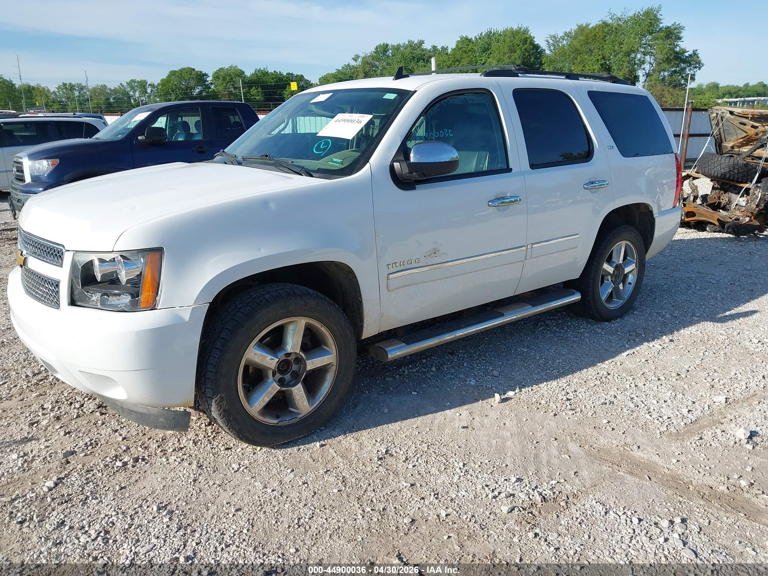 2013 Chevrolet Tahoe Ltz White vin: 1GNSKCE07DR330837