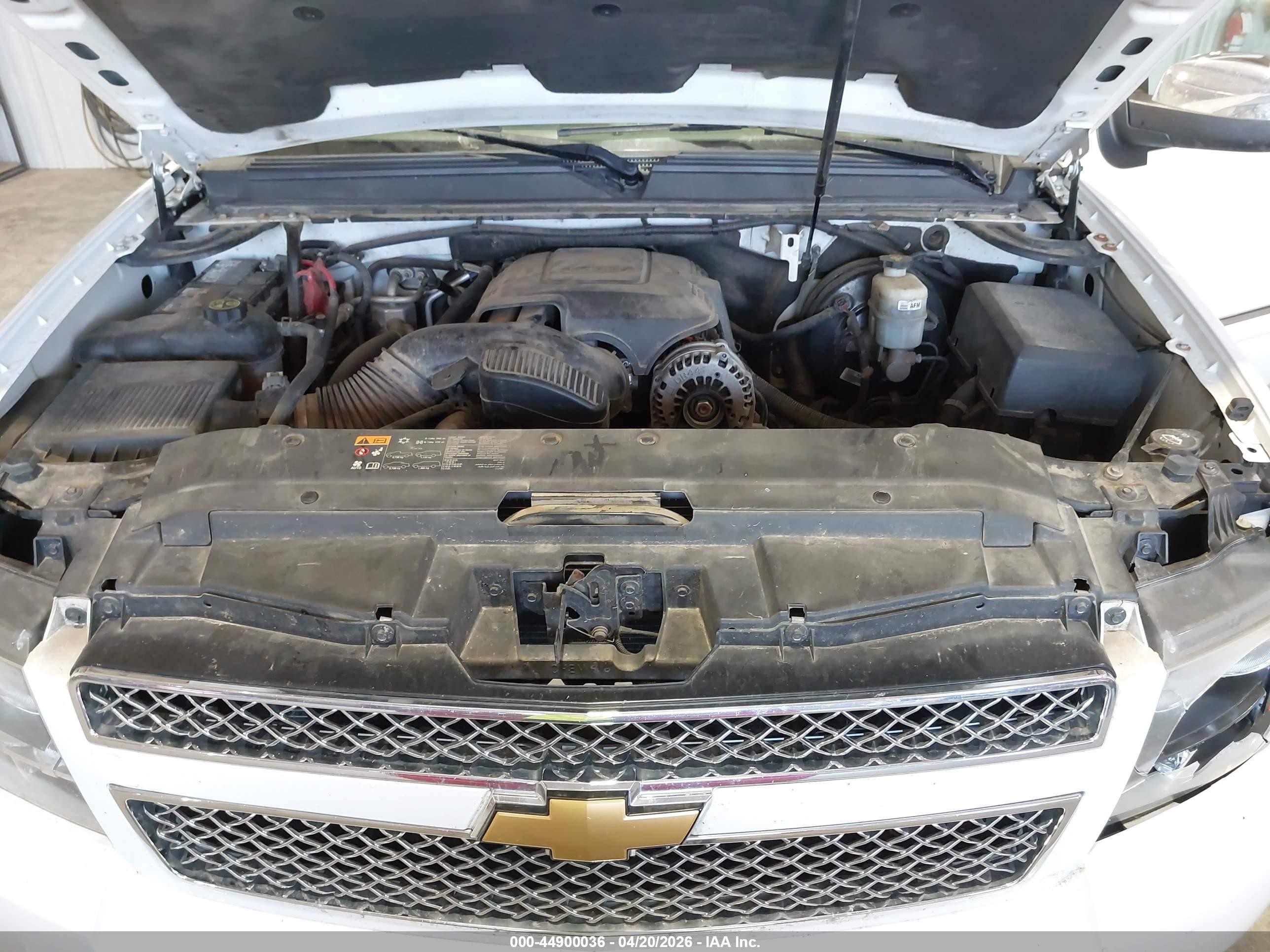 2013 Chevrolet Tahoe Ltz White vin: 1GNSKCE07DR330837