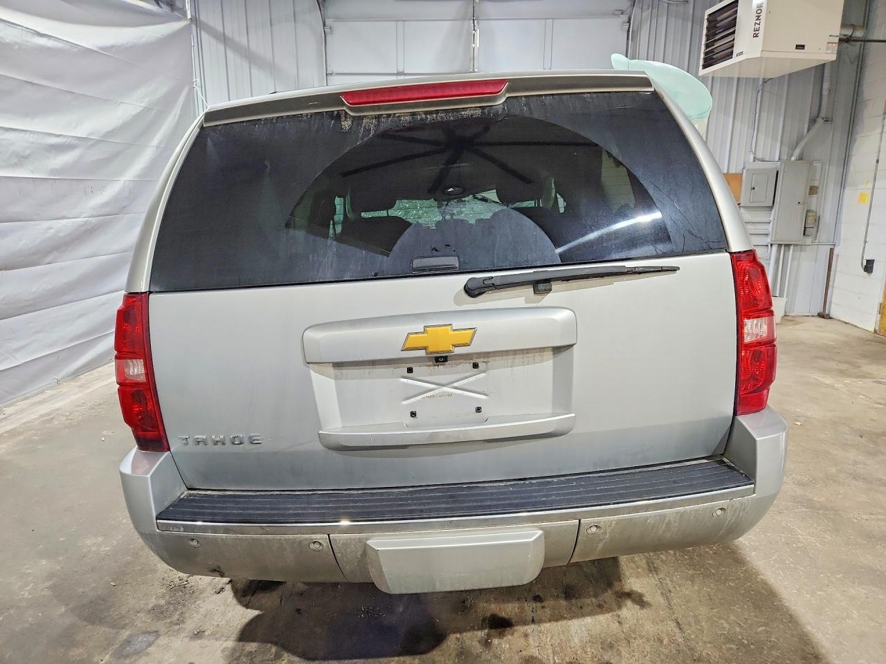 2014 Chevrolet Tahoe K1500 Ltz Silver vin: 1GNSKCE07ER130929