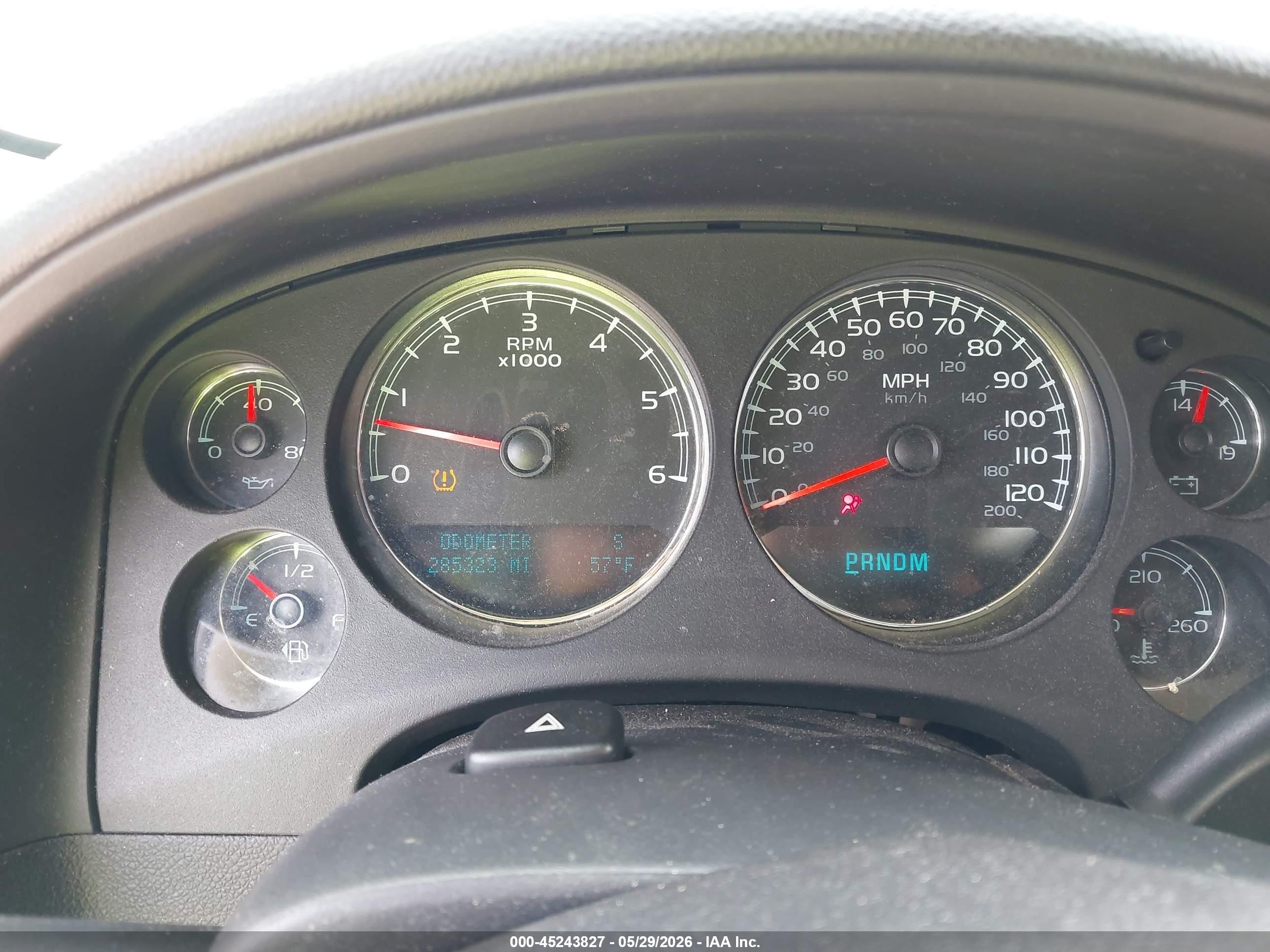 2011 Chevrolet Tahoe Ltz Белый vin: 1GNSKCE08BR138081