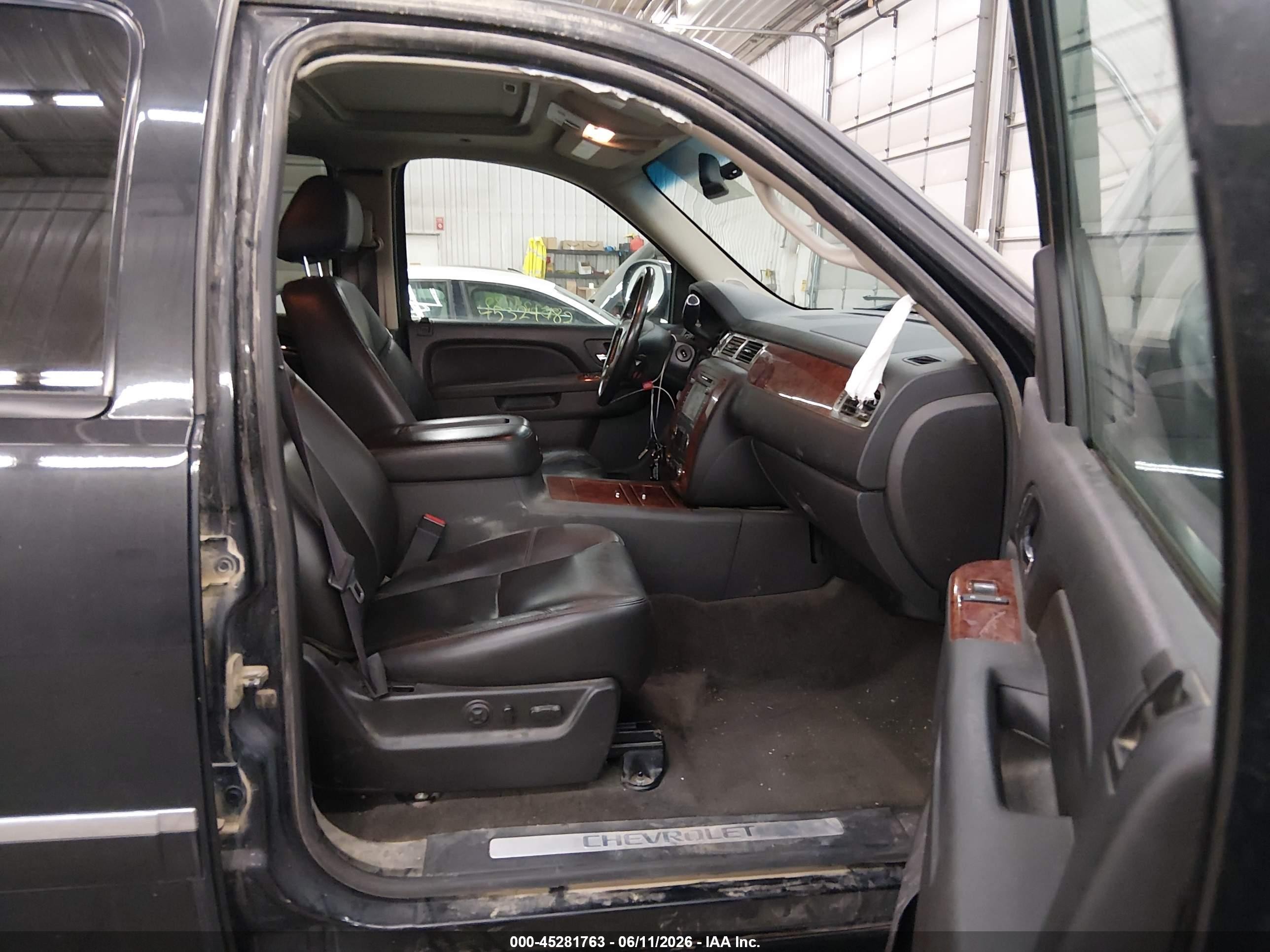 2012 Chevrolet Tahoe Ltz Черный vin: 1GNSKCE08CR141175