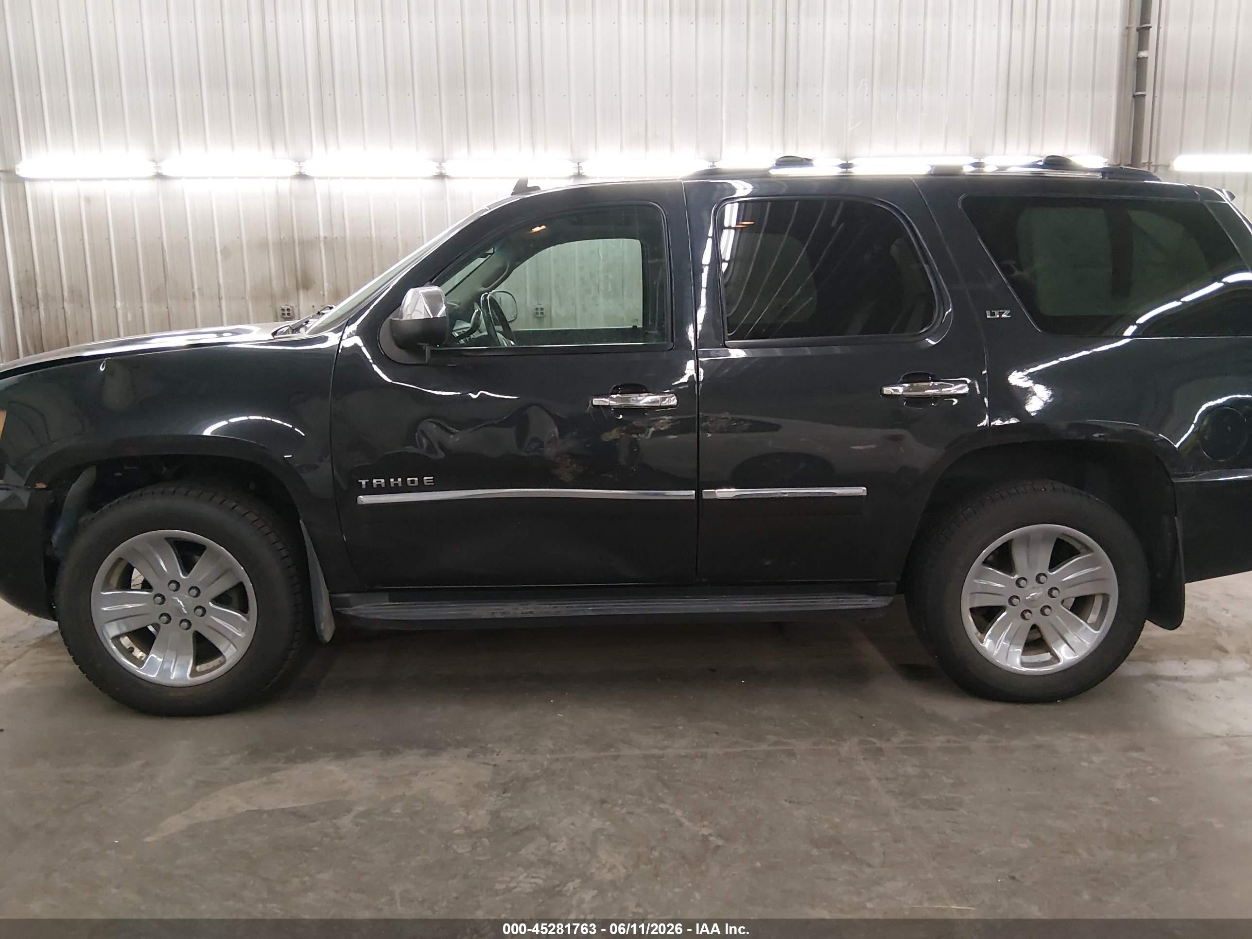 2012 Chevrolet Tahoe Ltz Черный vin: 1GNSKCE08CR141175